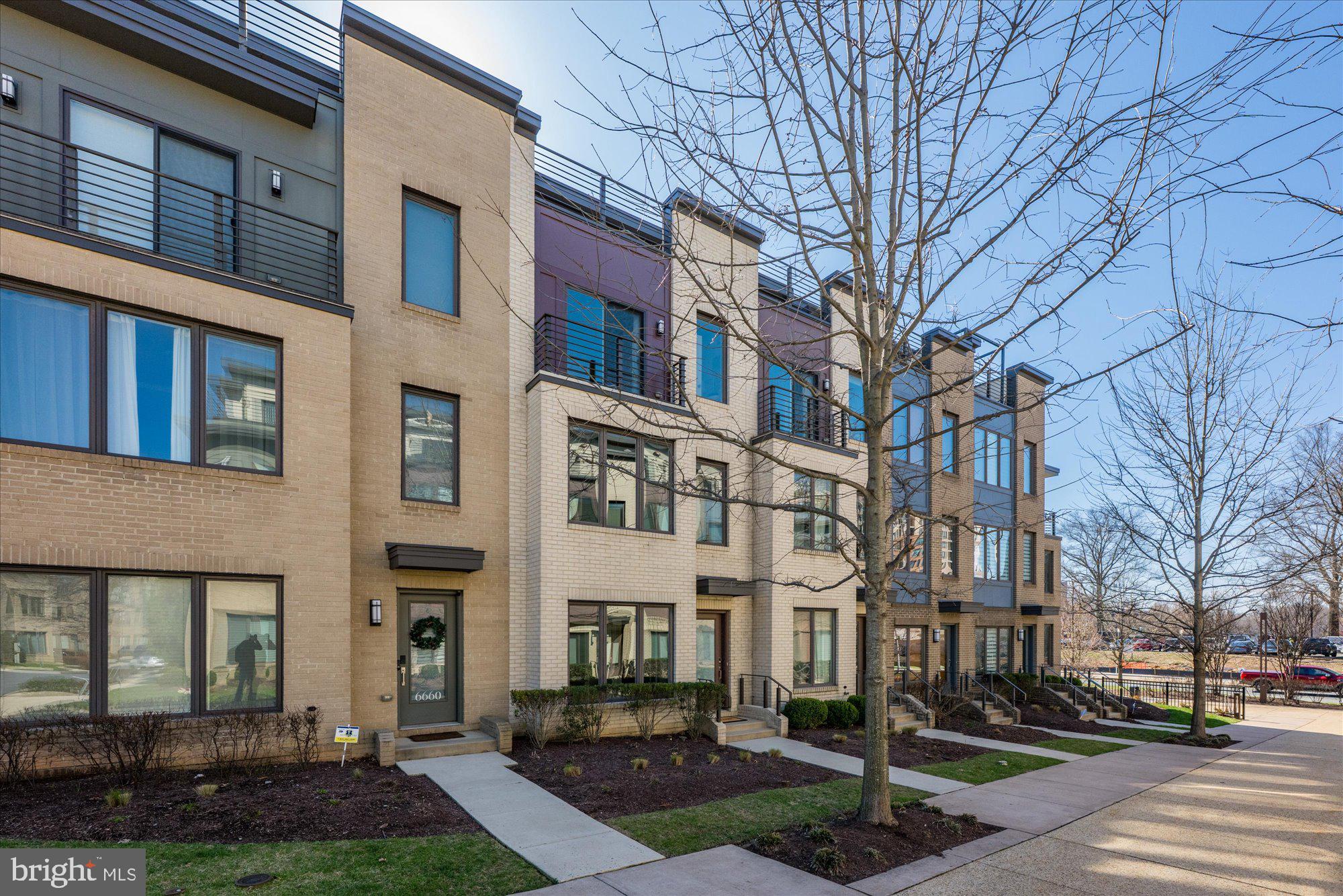 MONTGOMERY ROW - Residential