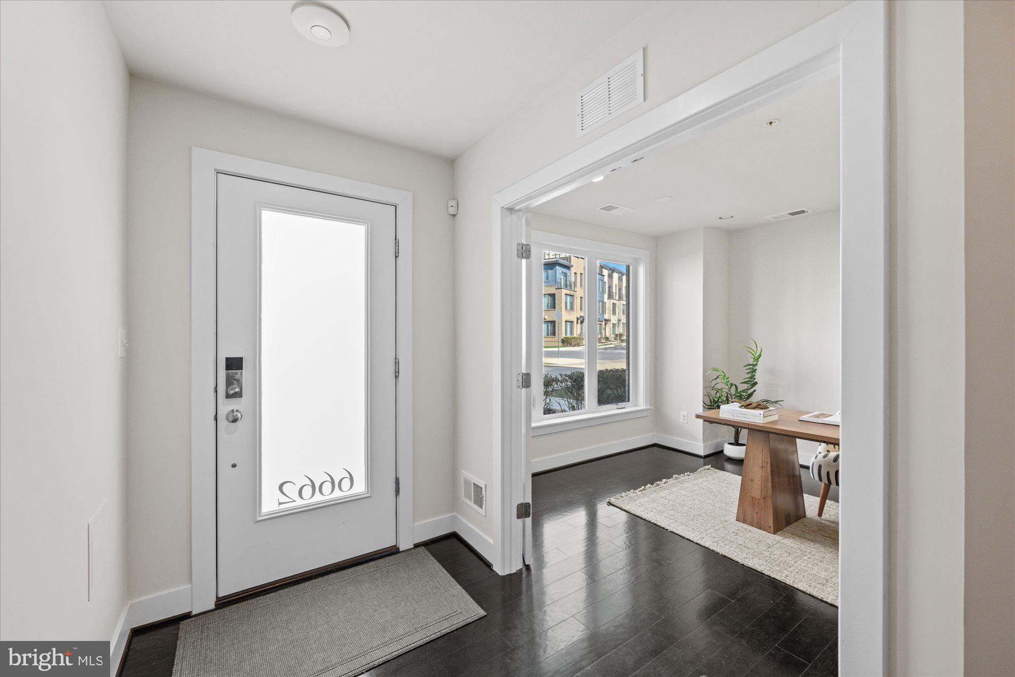 MONTGOMERY ROW - Residential