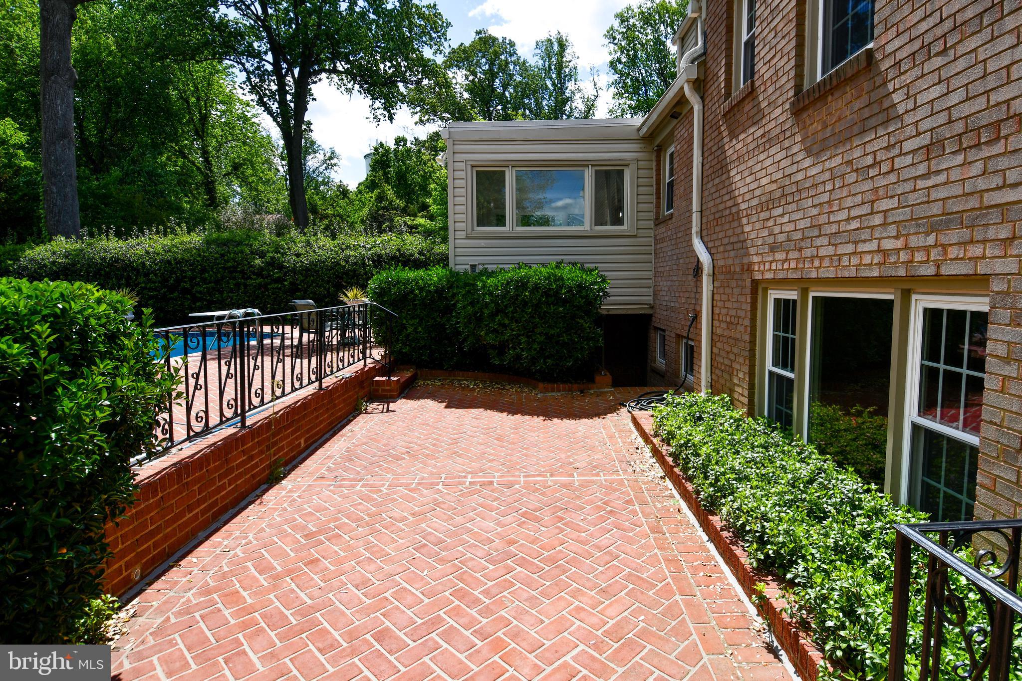 KENWOOD PARK - Residential