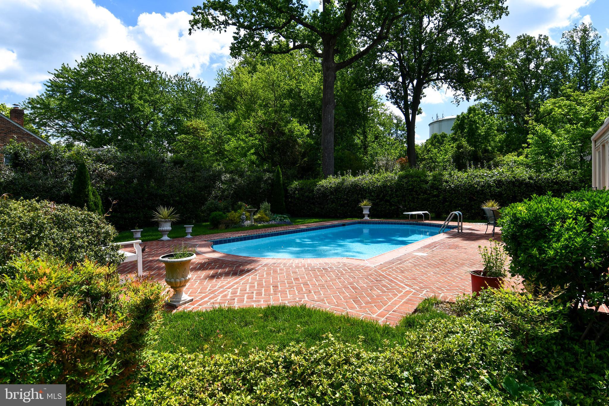 KENWOOD PARK - Residential