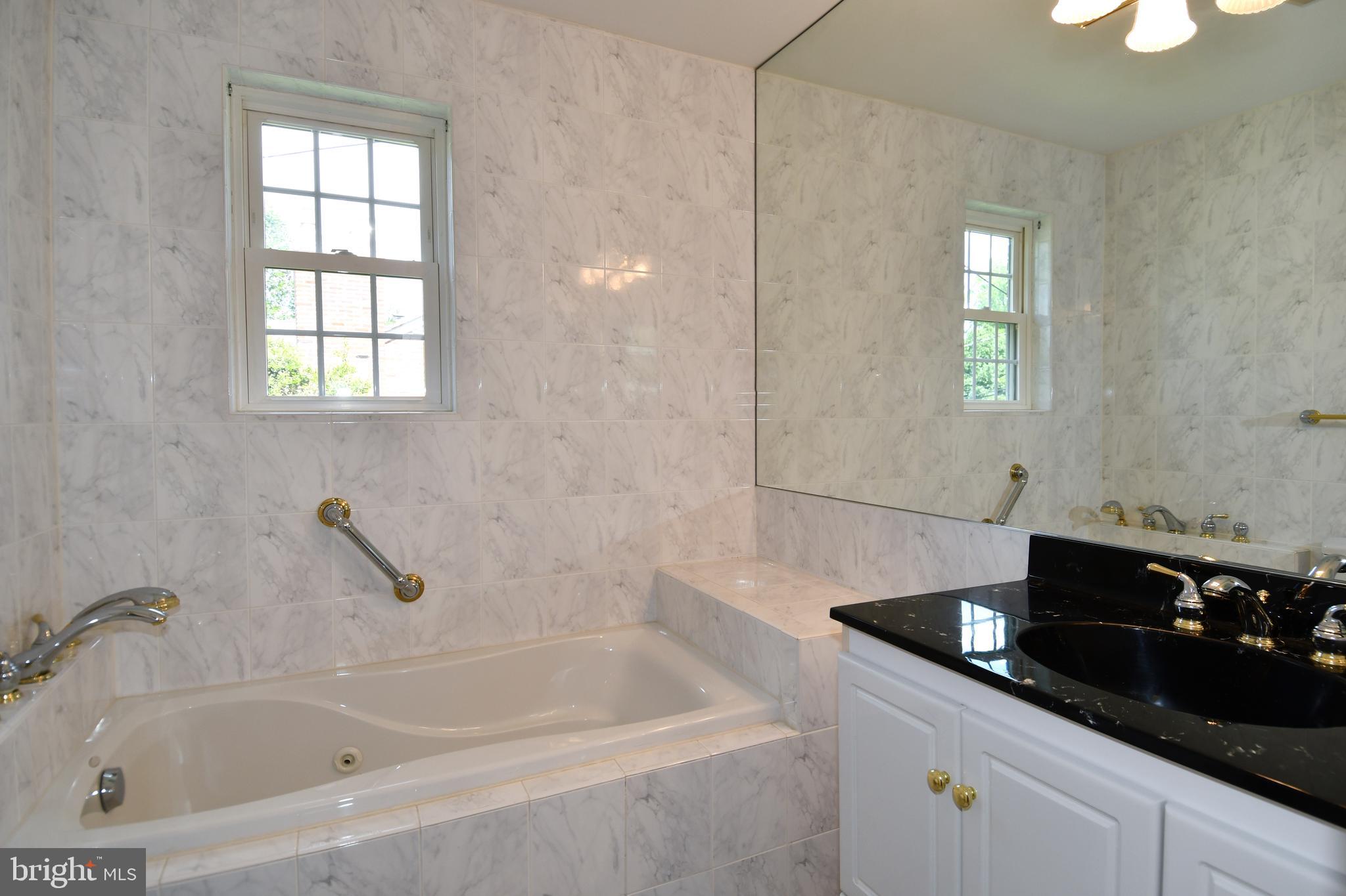 KENWOOD PARK - Residential