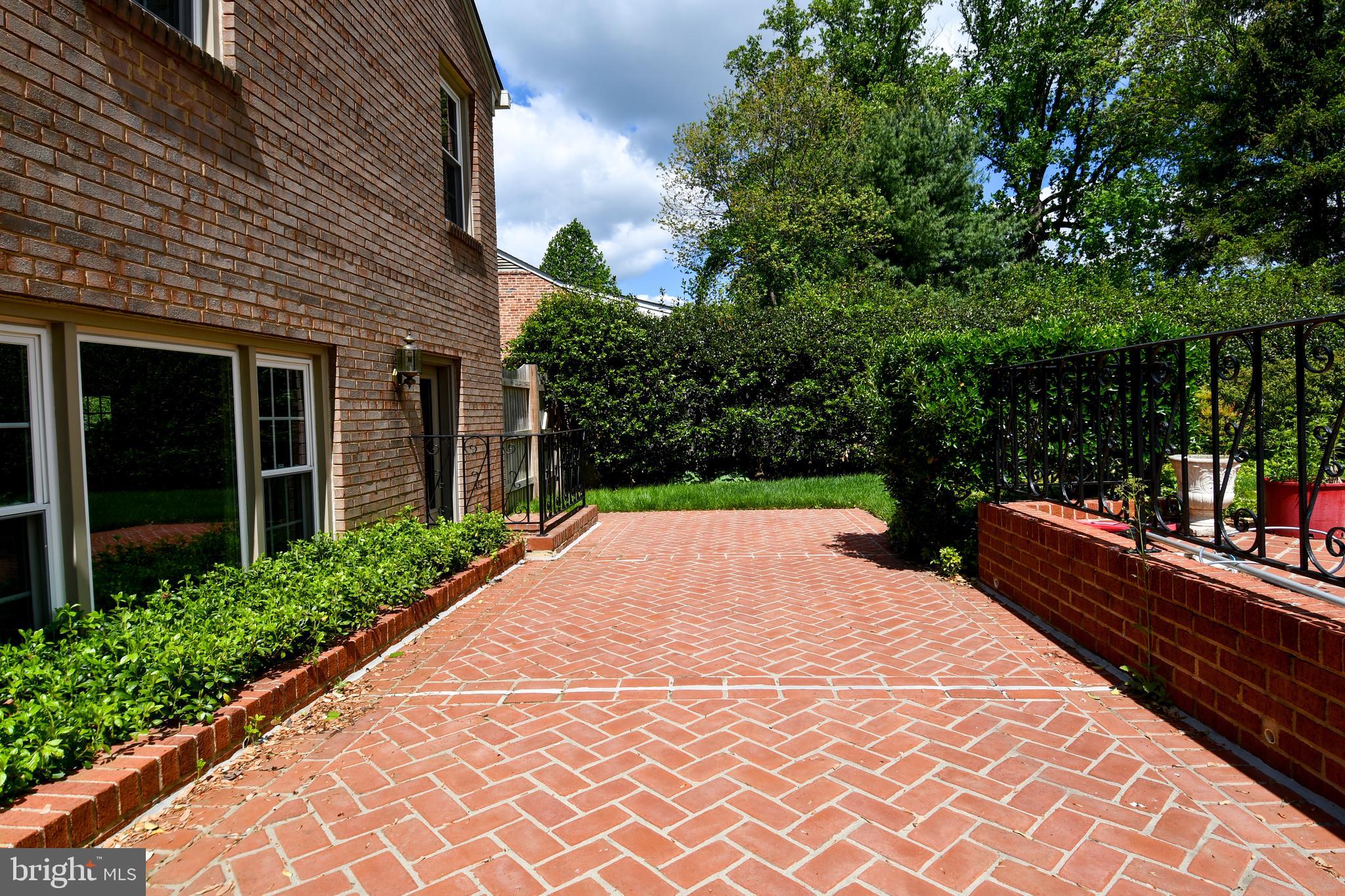 KENWOOD PARK - Residential
