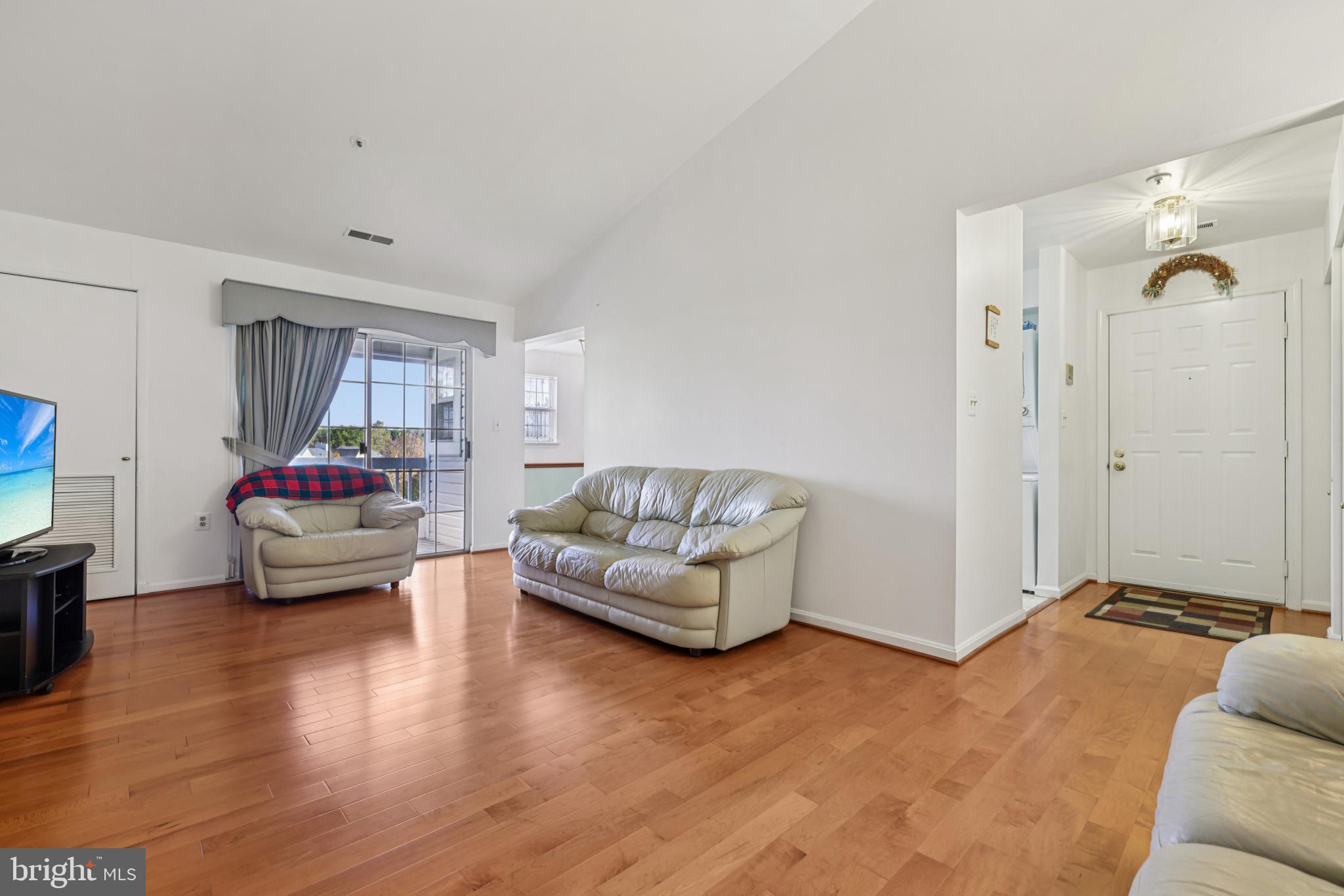 8377 MONTGOMERY RUN ROAD I