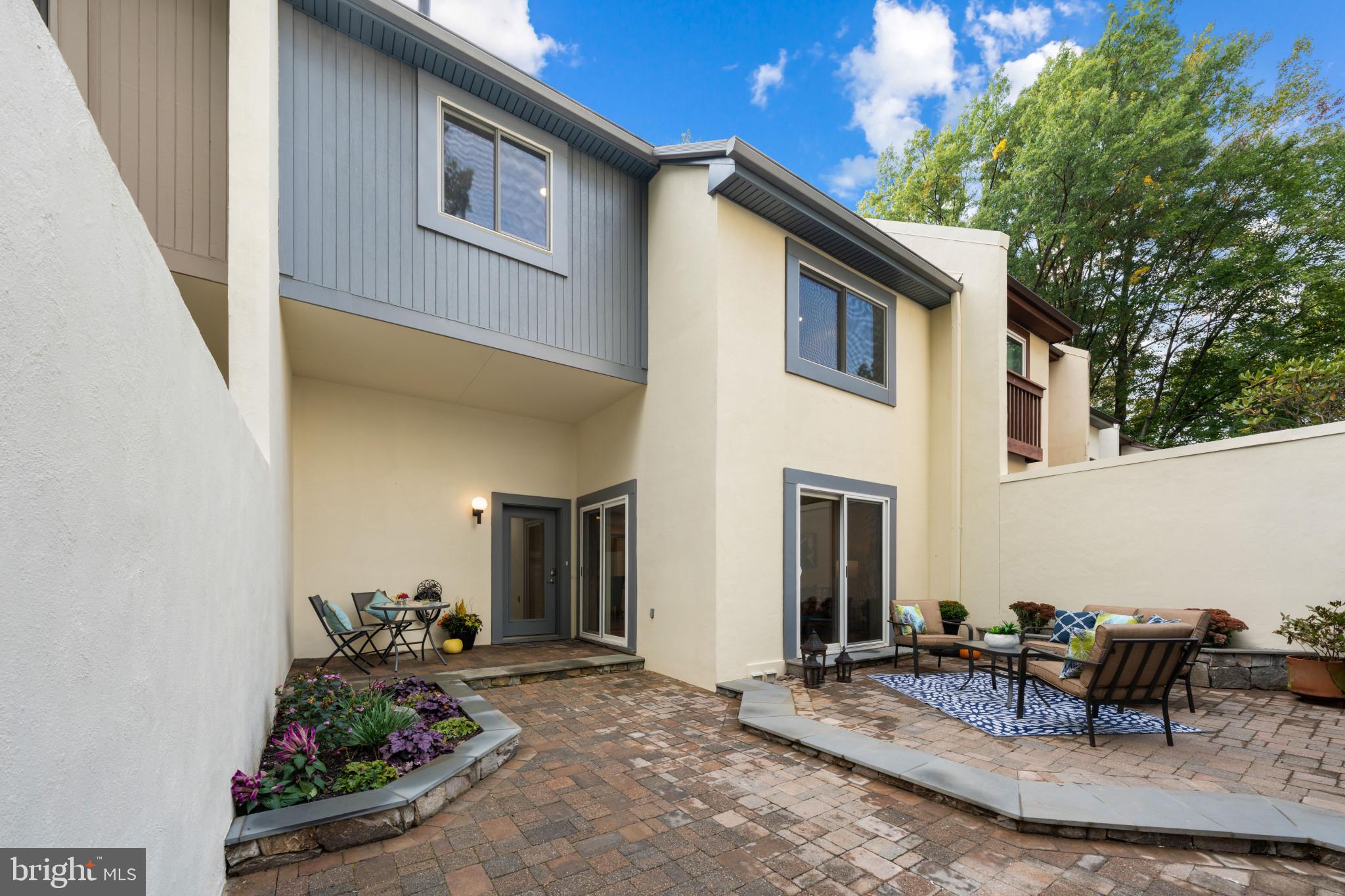 1583 INLET COURT