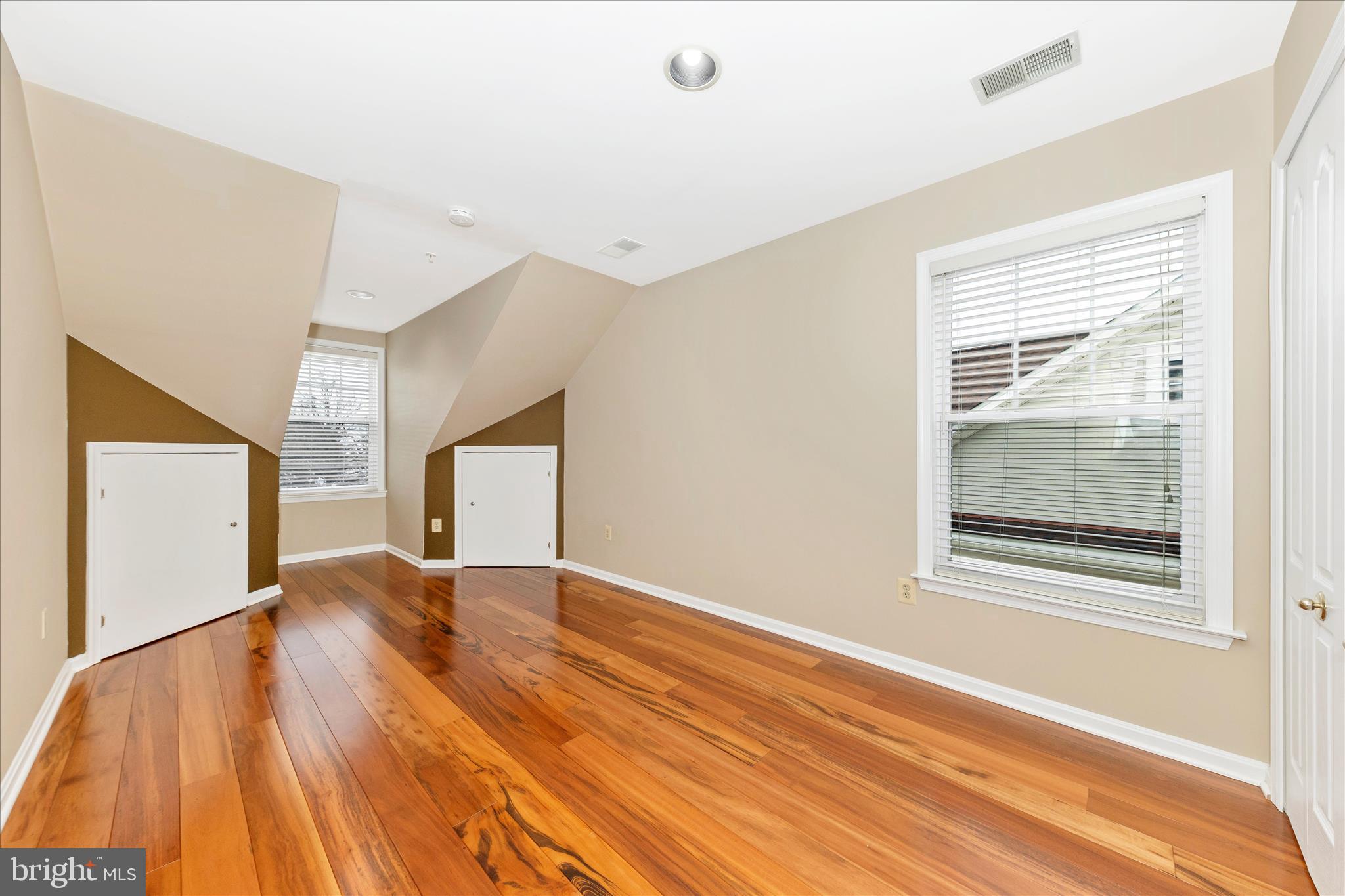 WAVERLY WOODS - Residential