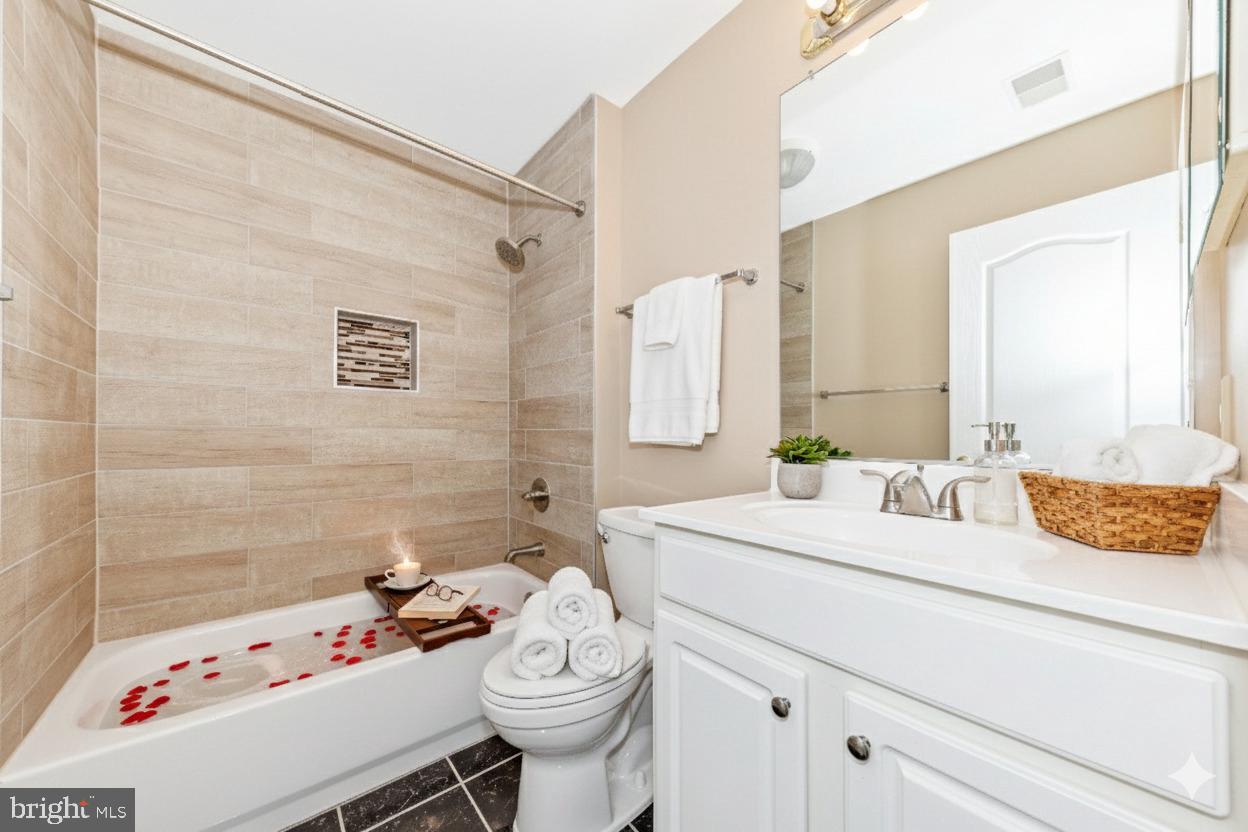 WAVERLY WOODS - Residential