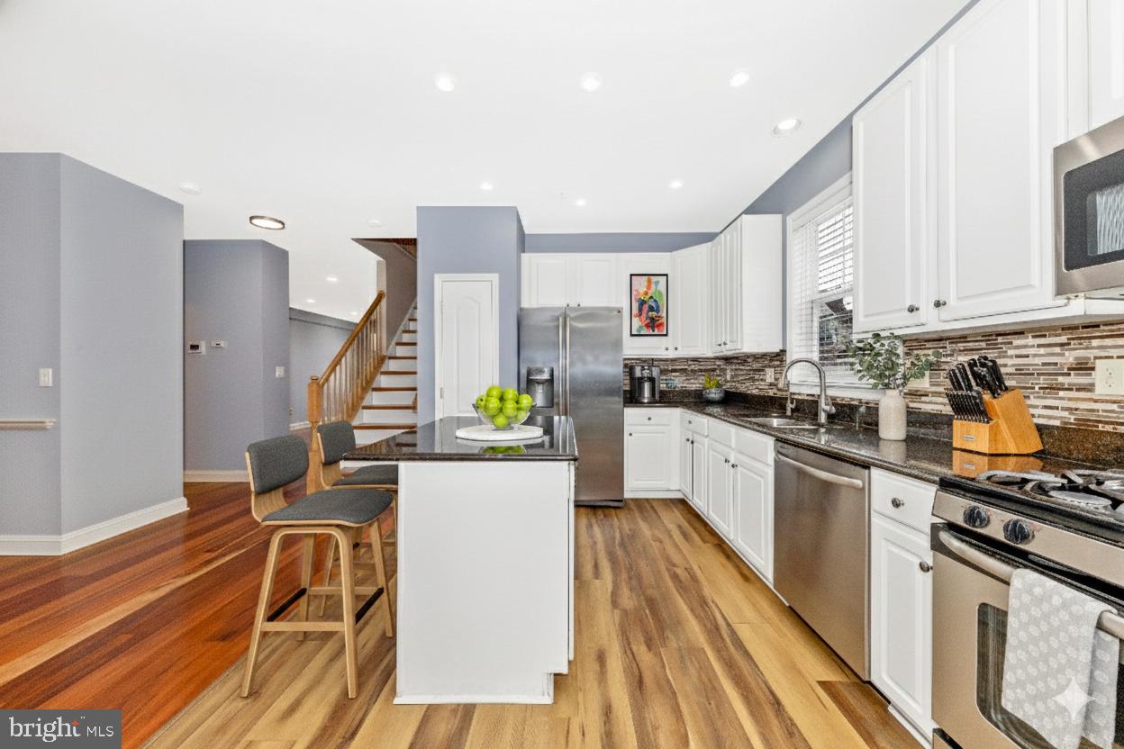 WAVERLY WOODS - Residential