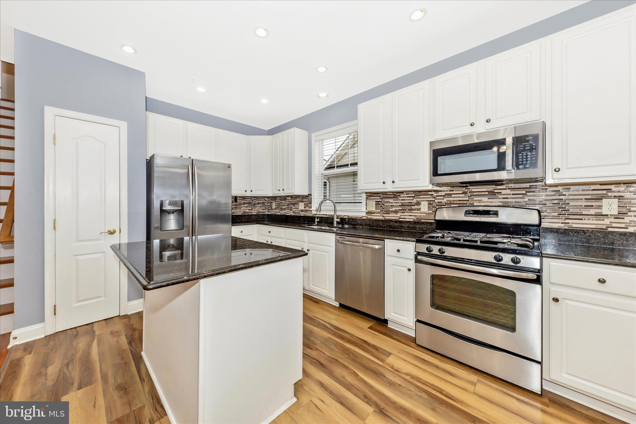 WAVERLY WOODS - Residential