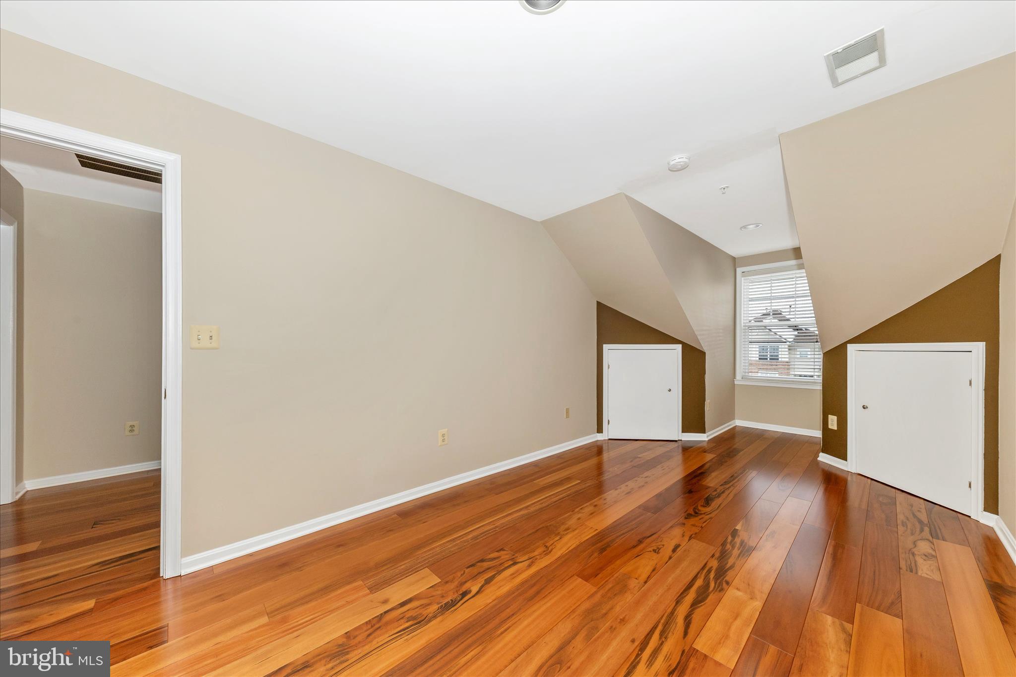 WAVERLY WOODS - Residential