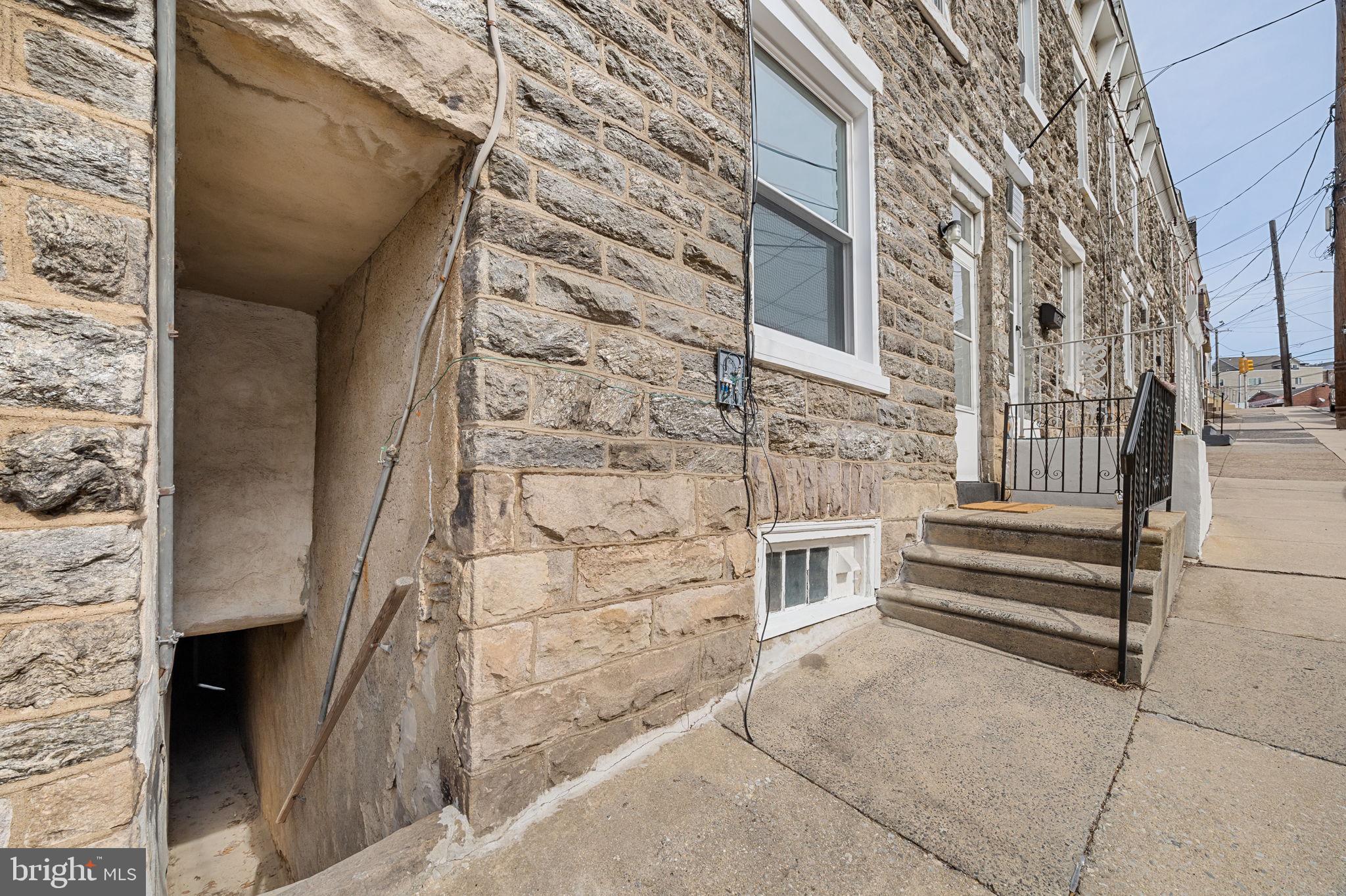 213 DAWSON STREET
