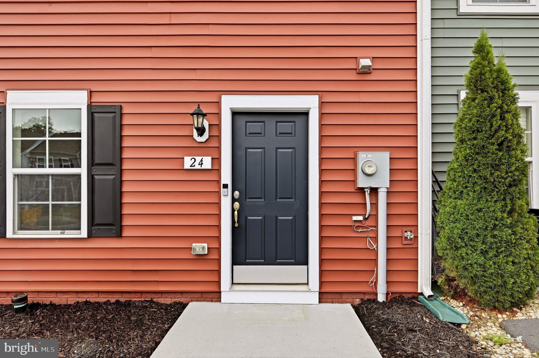 24 LOBLOLLY DRIVE