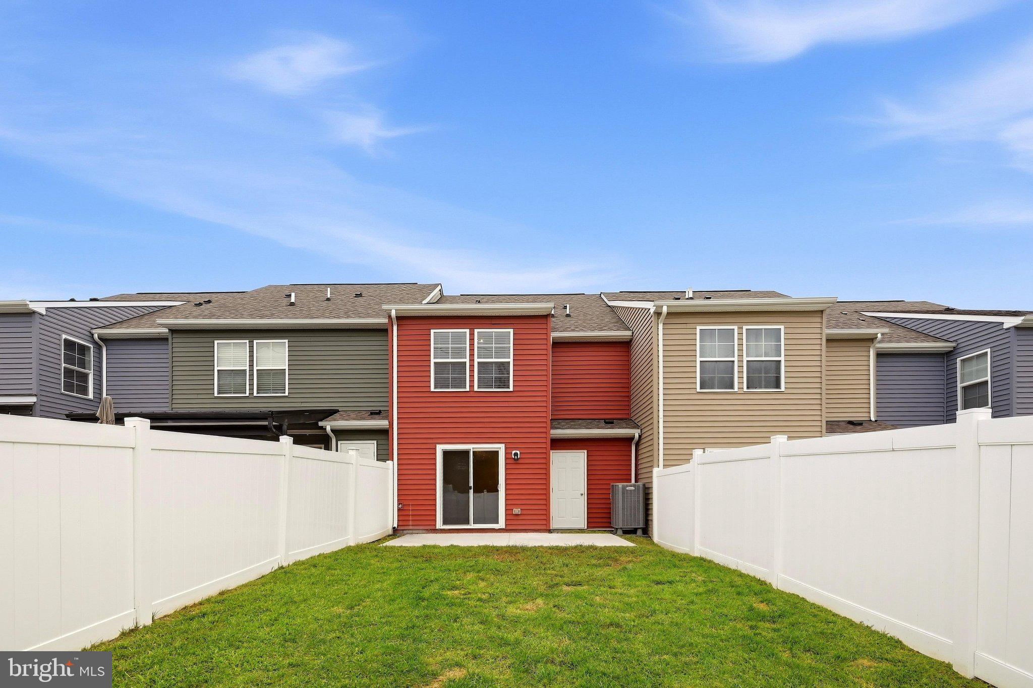 24 LOBLOLLY DRIVE