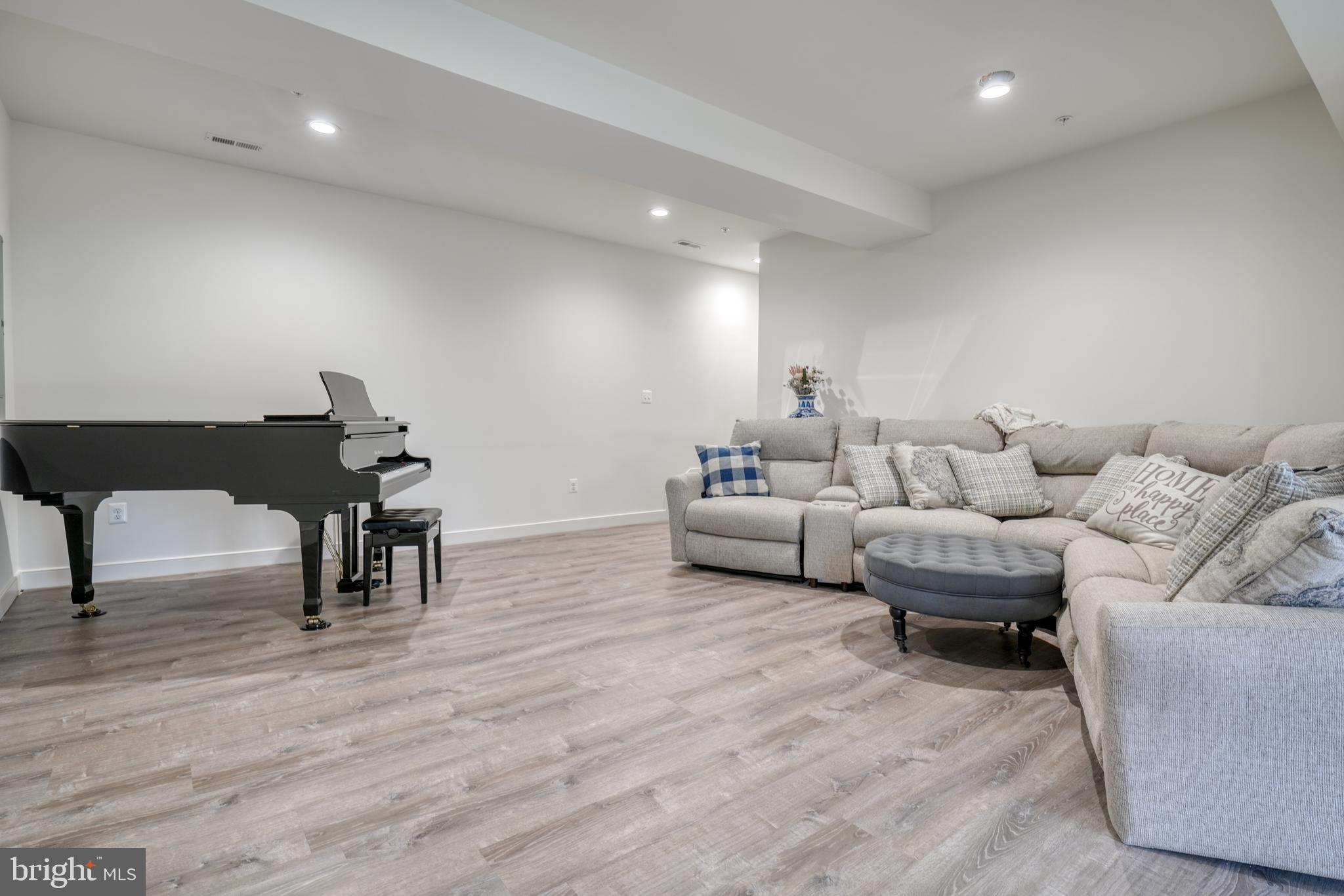 JARRETTSVILLE - Residential