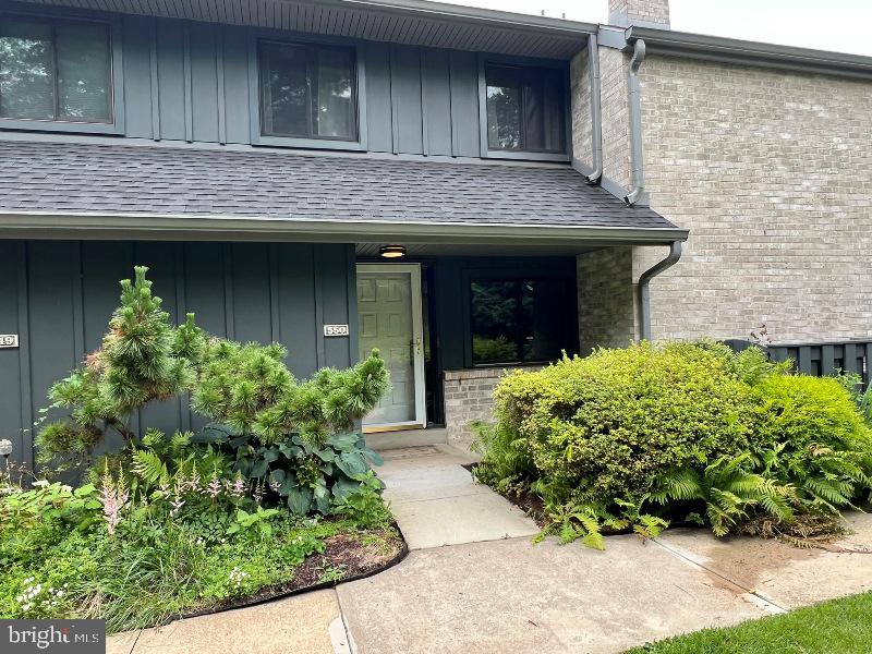 550 FOXWOOD LANE