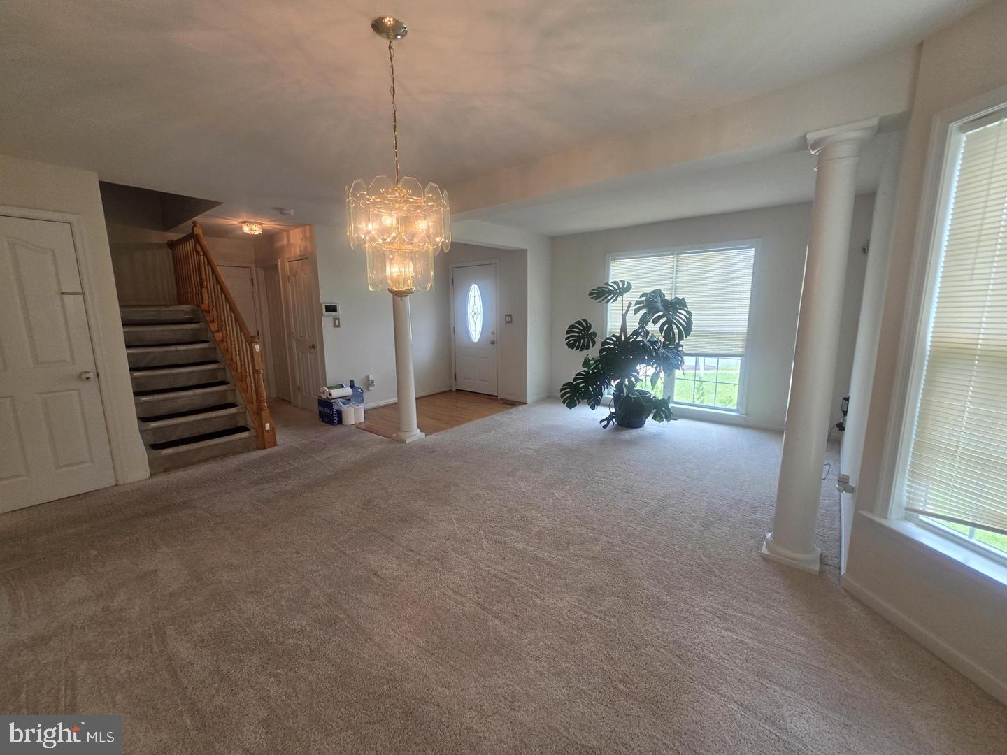 1001 W VIKING COURT