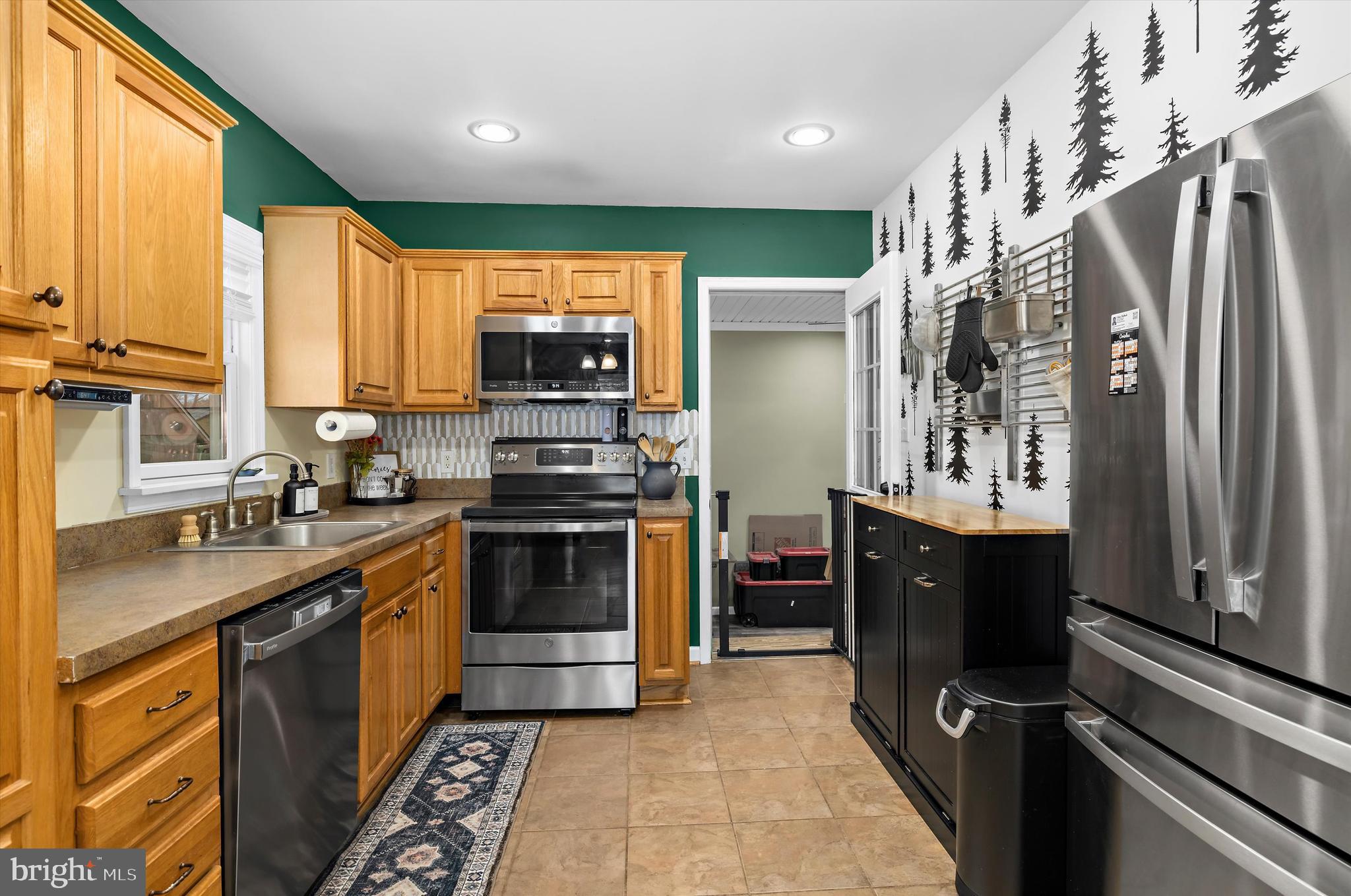 ELVATON ACRES - Residential