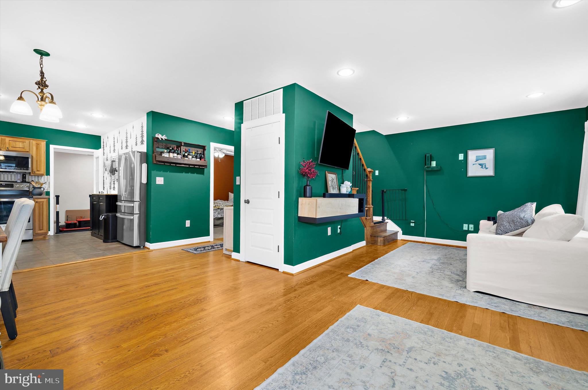 ELVATON ACRES - Residential