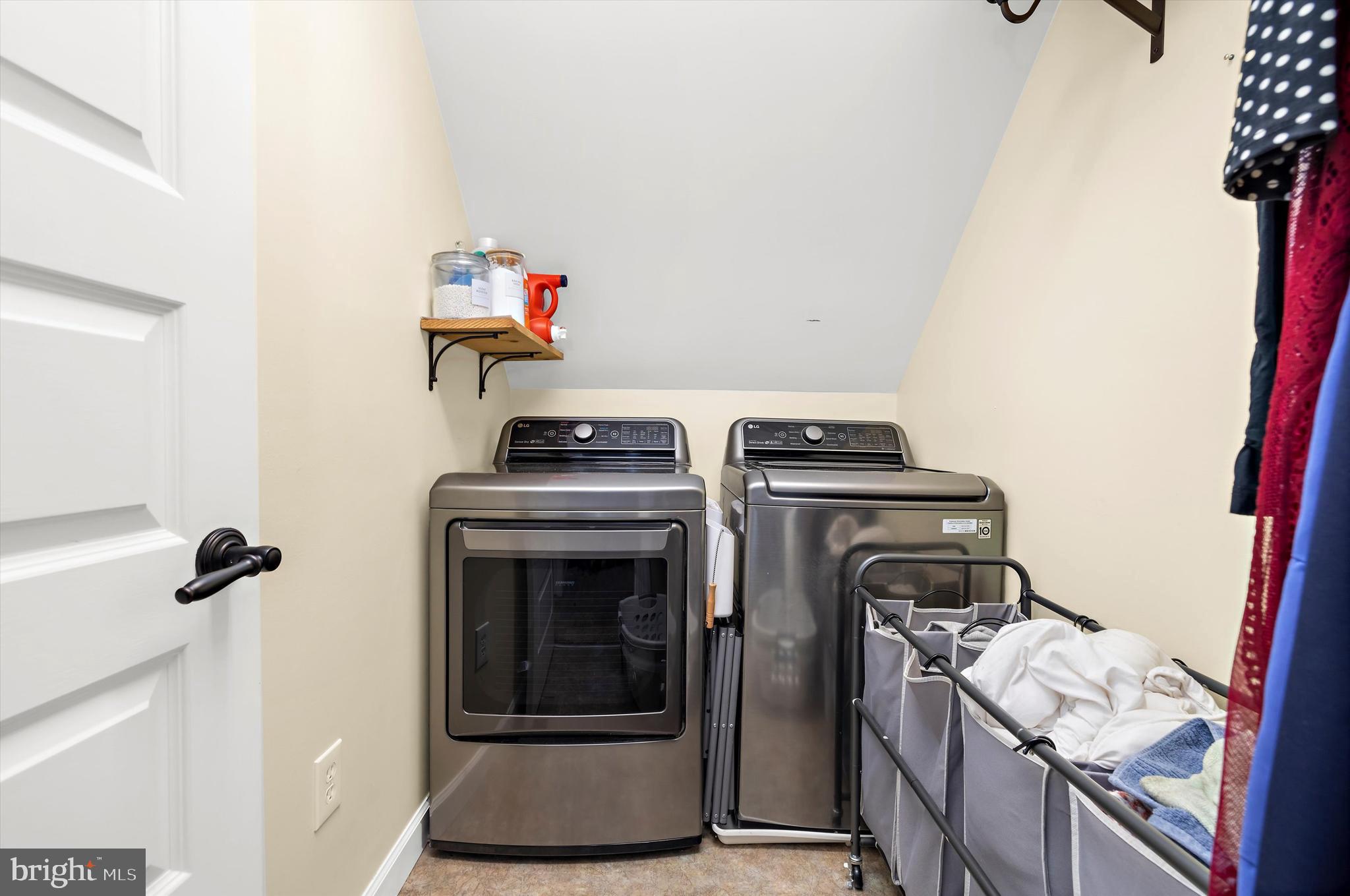 ELVATON ACRES - Residential