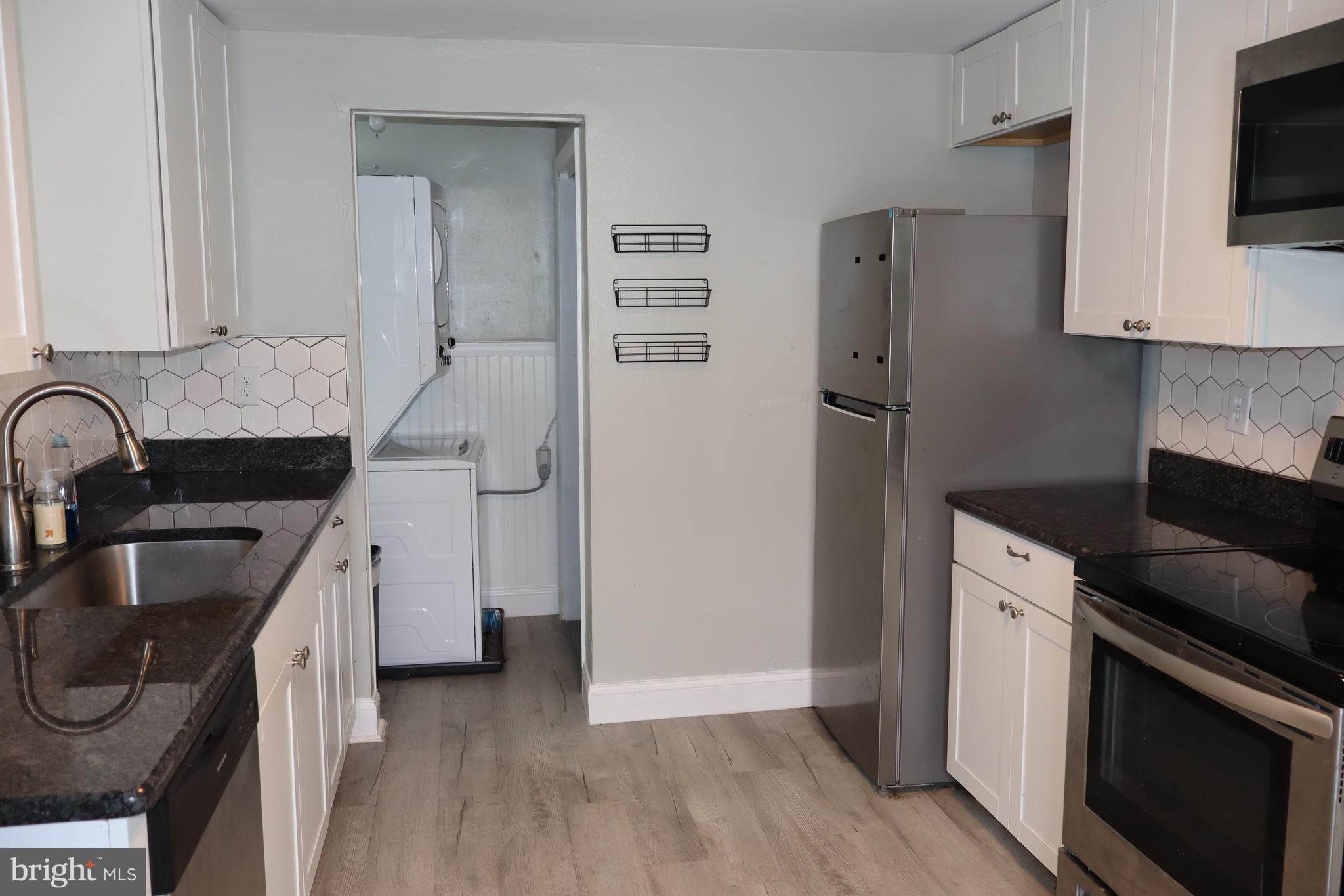 COLLINS PARK - Residential