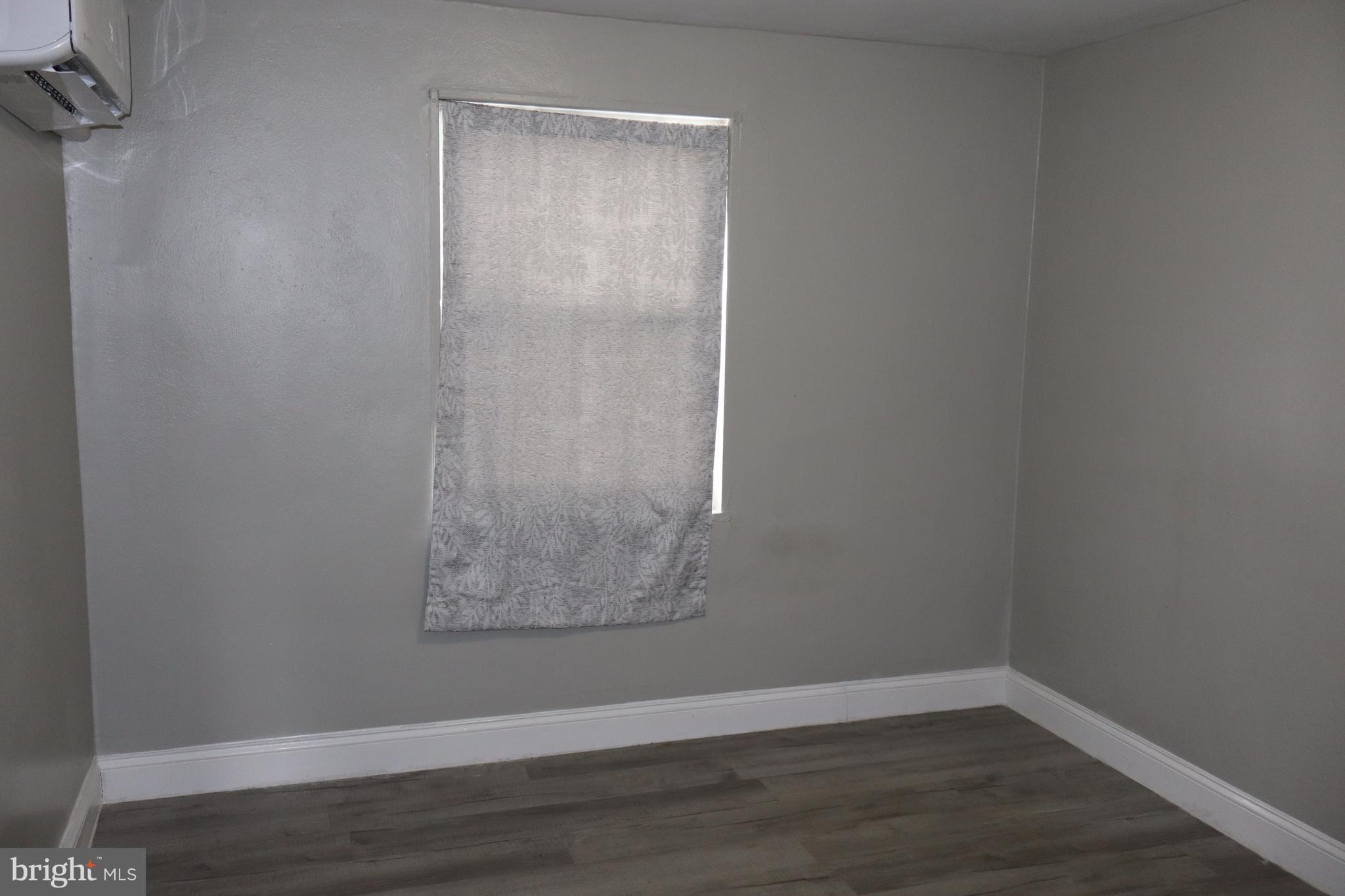 COLLINS PARK - Residential