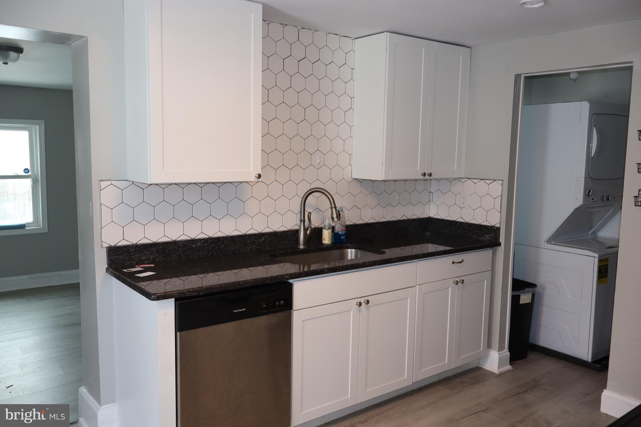 COLLINS PARK - Residential