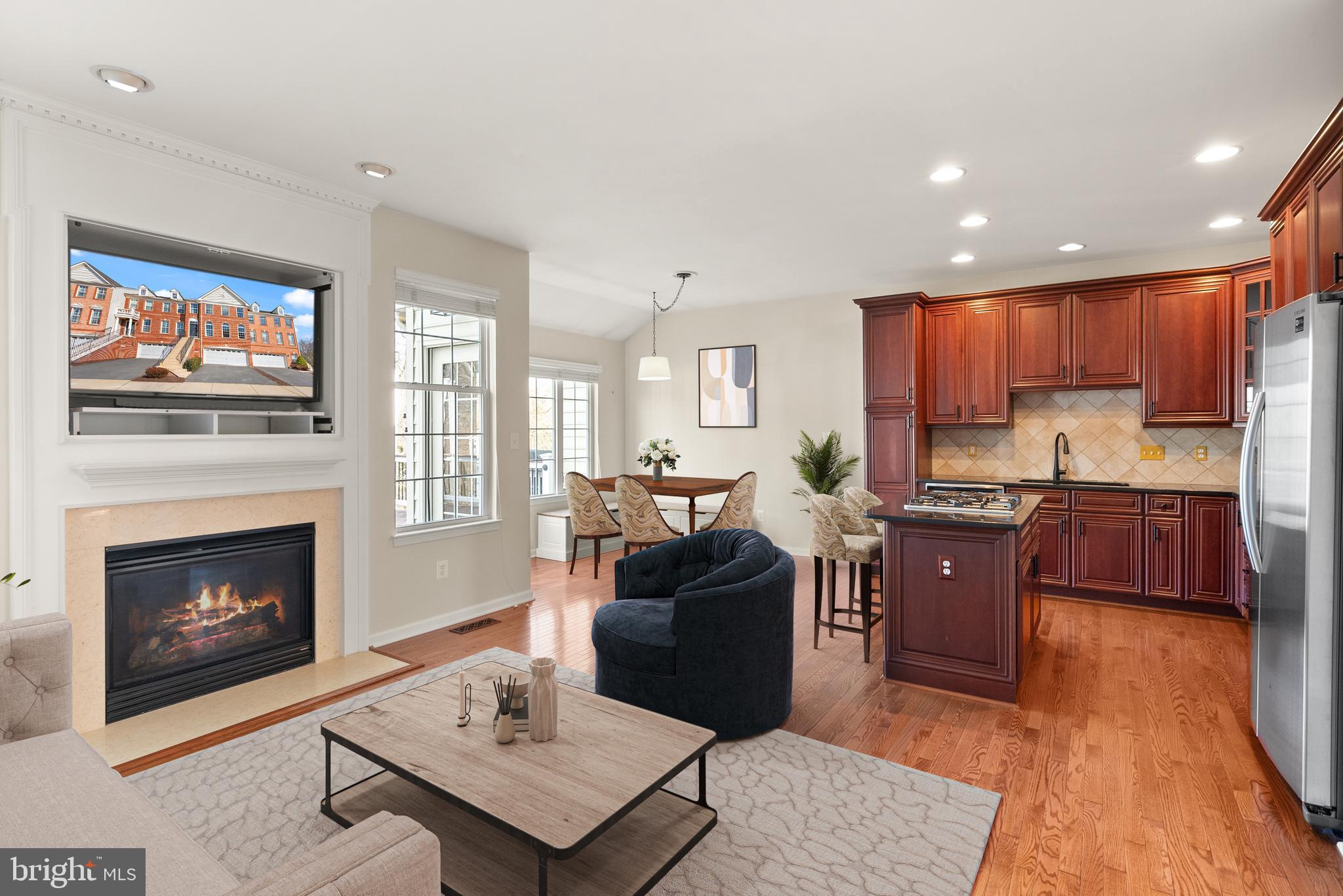 BELMONT COUNTRY CLUB - Residential