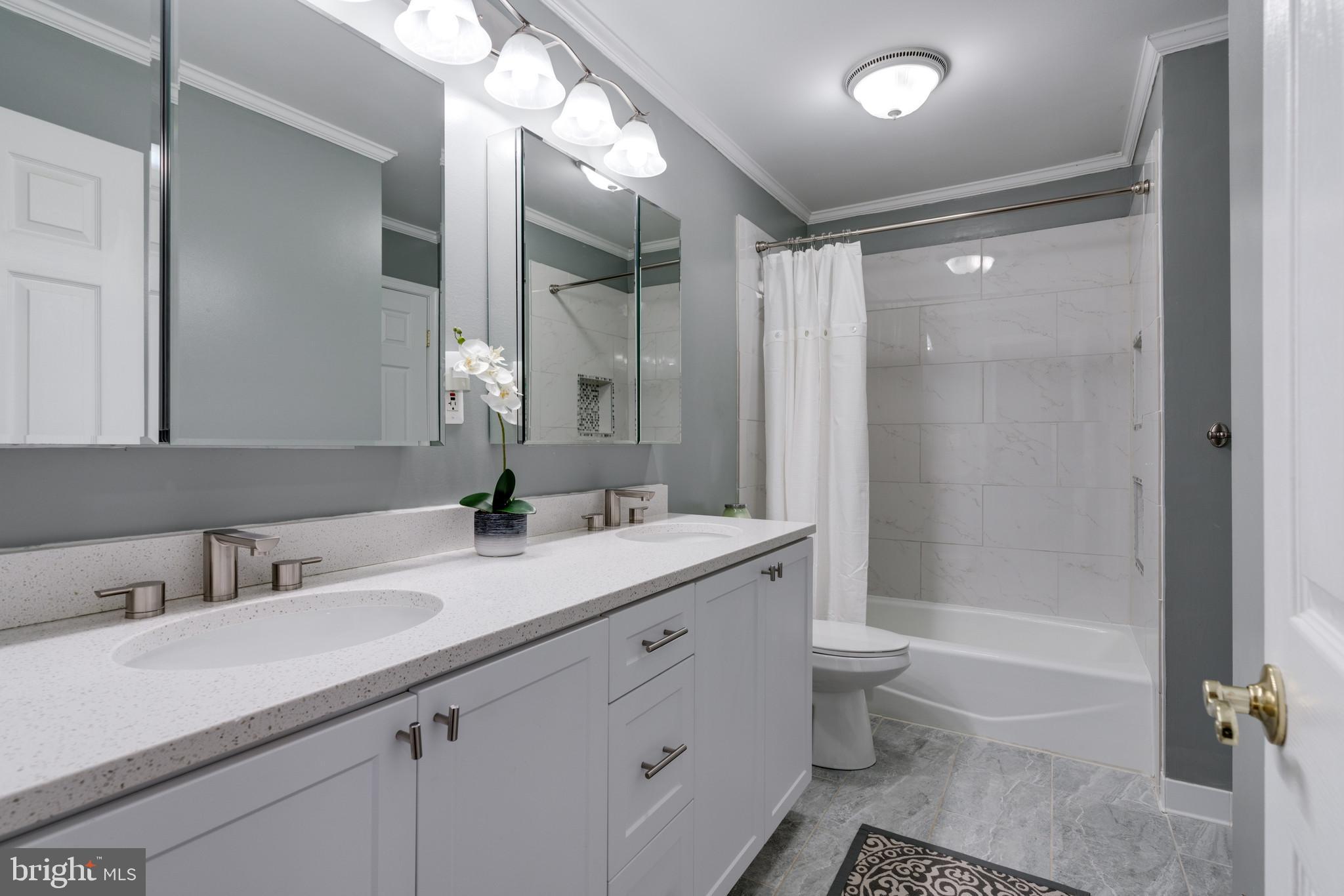 LAKEWOOD HILLS - Residential