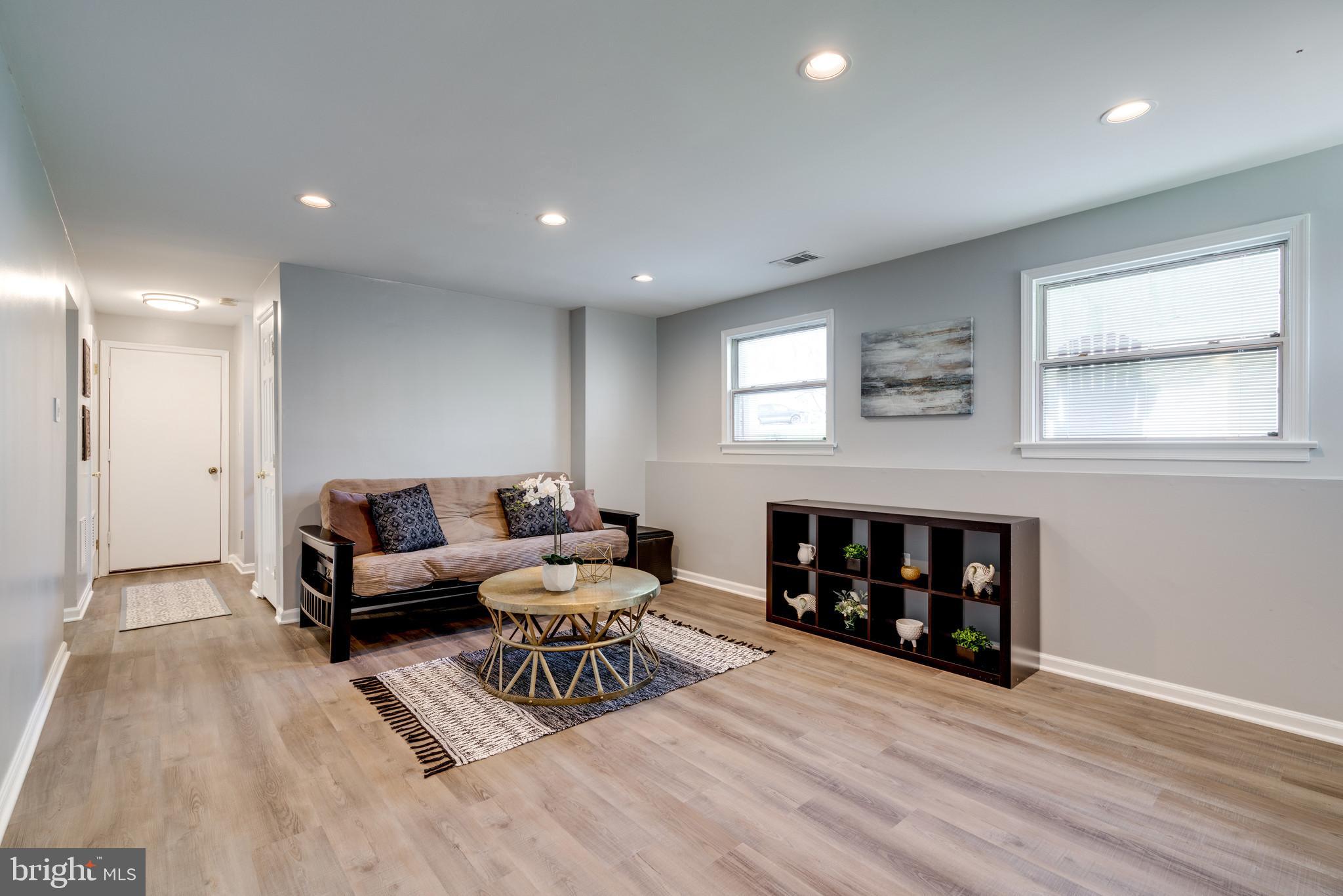 LAKEWOOD HILLS - Residential