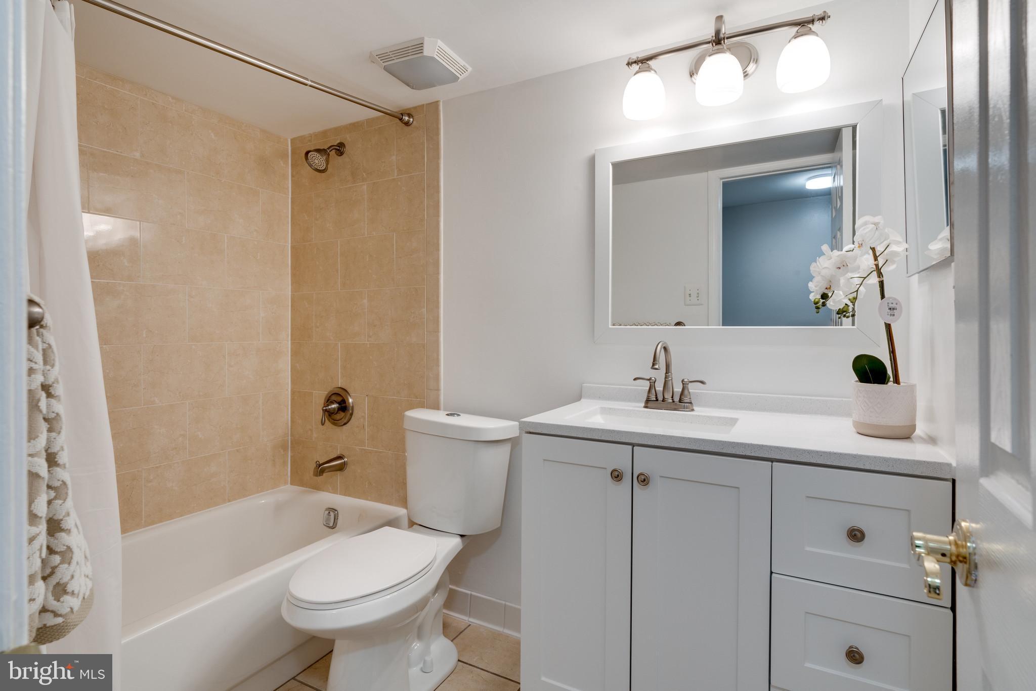 LAKEWOOD HILLS - Residential