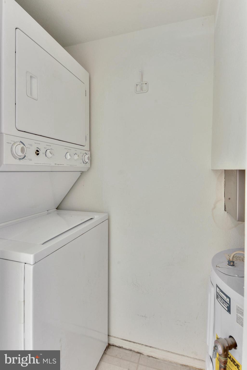 POINTE AT PARK CENTER - Residential