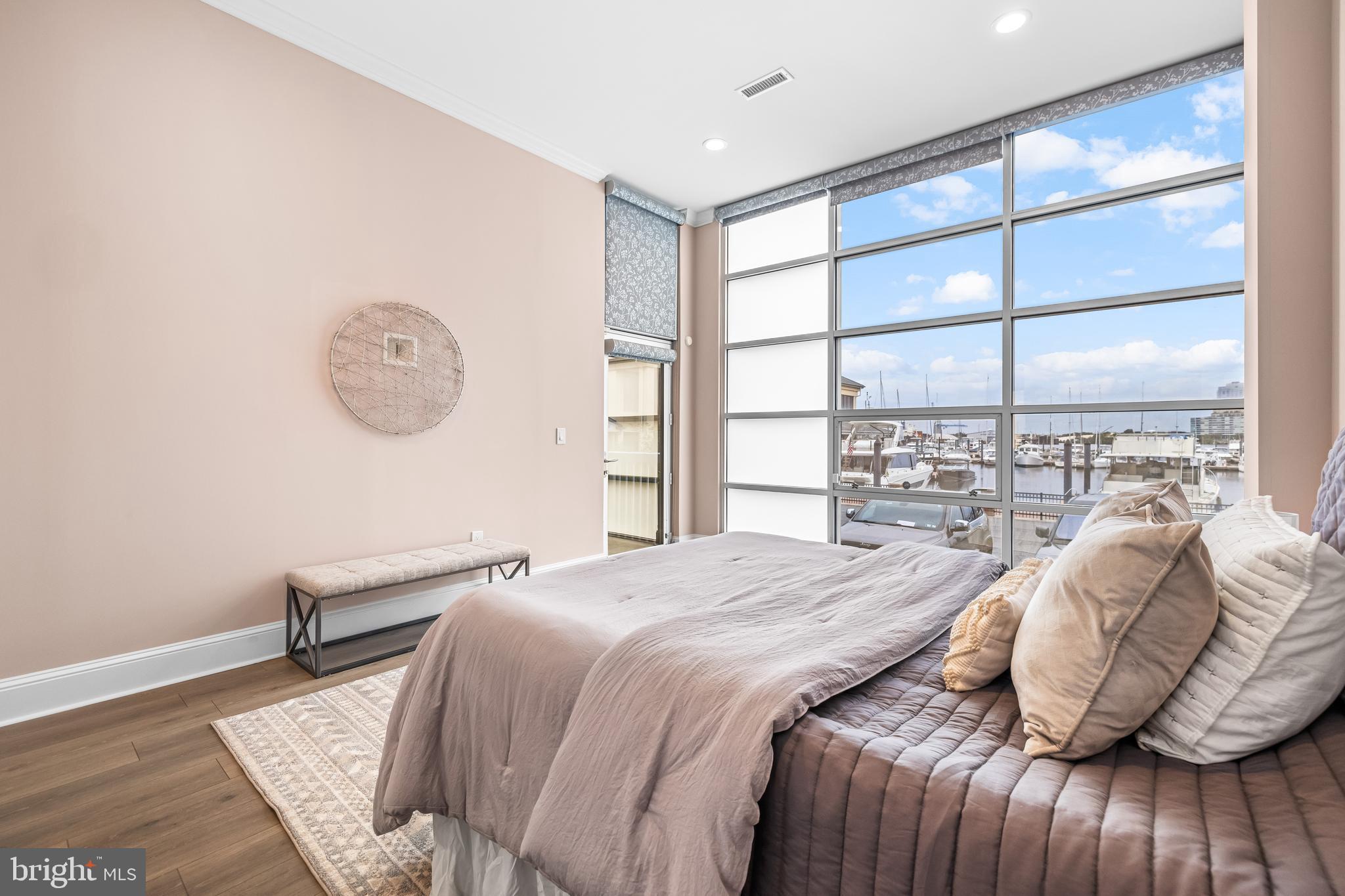 THE BEACON - Residential