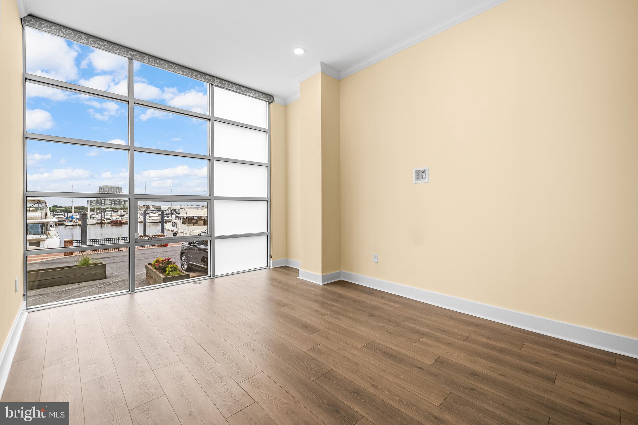 THE BEACON - Residential