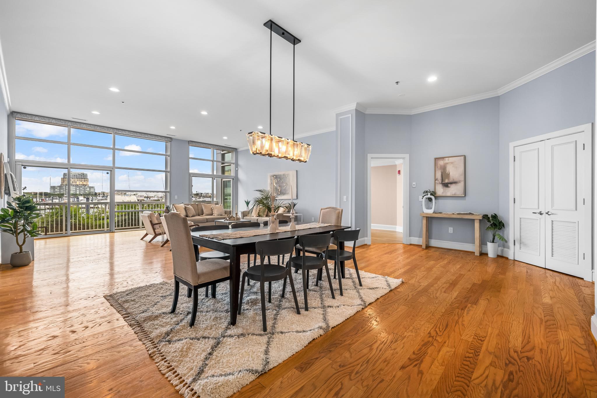THE BEACON - Residential