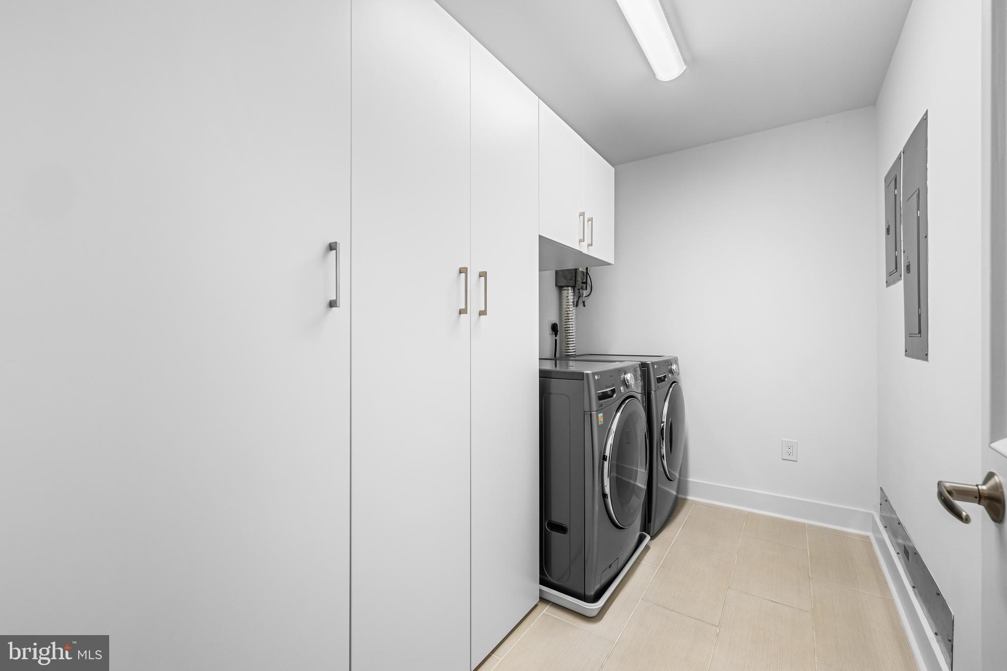 THE BEACON - Residential