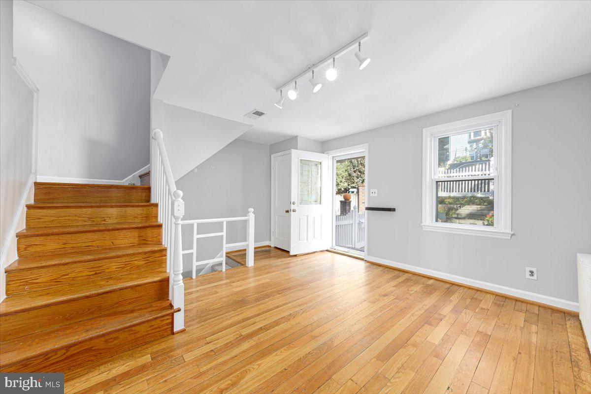 GREEN VALLEY - Residential Lease