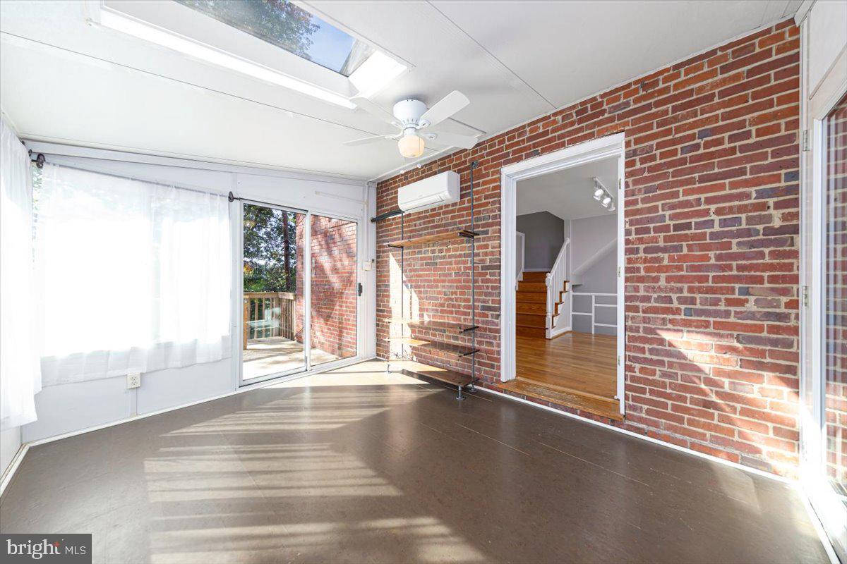 GREEN VALLEY - Residential Lease