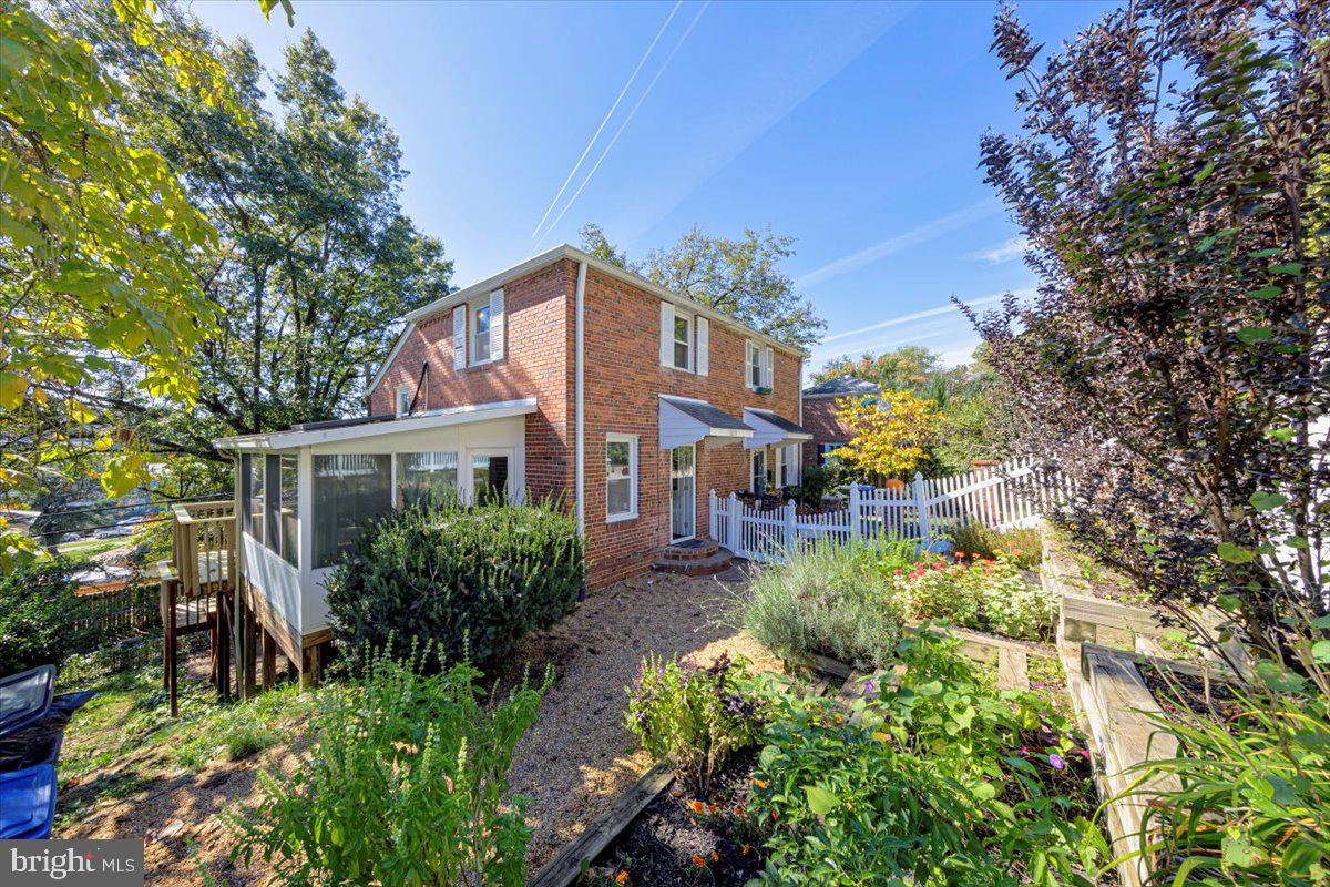 GREEN VALLEY - Residential Lease