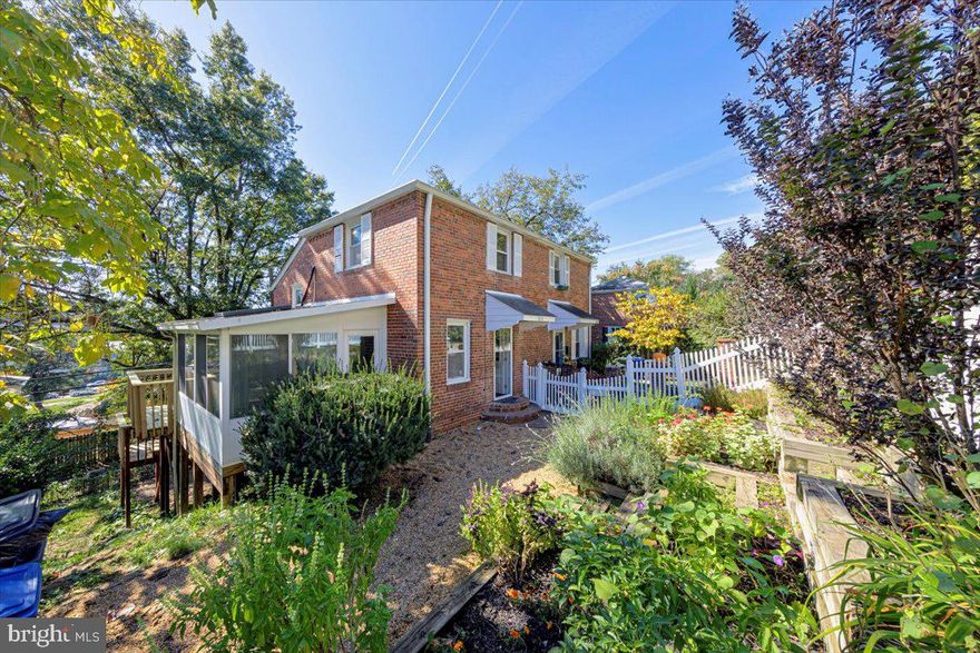 Don't miss out on making Kemper Rd. home! This 2-bed, 1.5 bath, plus den (could easily be used as a third bedroom), home features hardwood floors throughout, new carpet in den space, stainless steel appliances and a renovated full bath. Off the main living room is an enclosed sun room that leads out to a deck-- perfect for dining el fresco! The lot includes lush landscaping, storage shed and full fencing. Plenty of street parking. With easy access to 395, Glebe Rd. and Four Mile Run, this property is great for anyone who loves to hop between Arlington, DC & Alexandria.  Walking distance to Shirlington restaurants & entertainment, W&OD trails, and county parks-- a weekend paradise. Dogs and Cats OK.