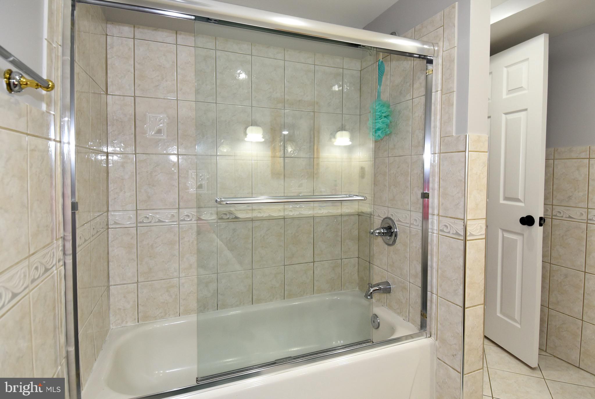 FERNWOOD - Residential Lease