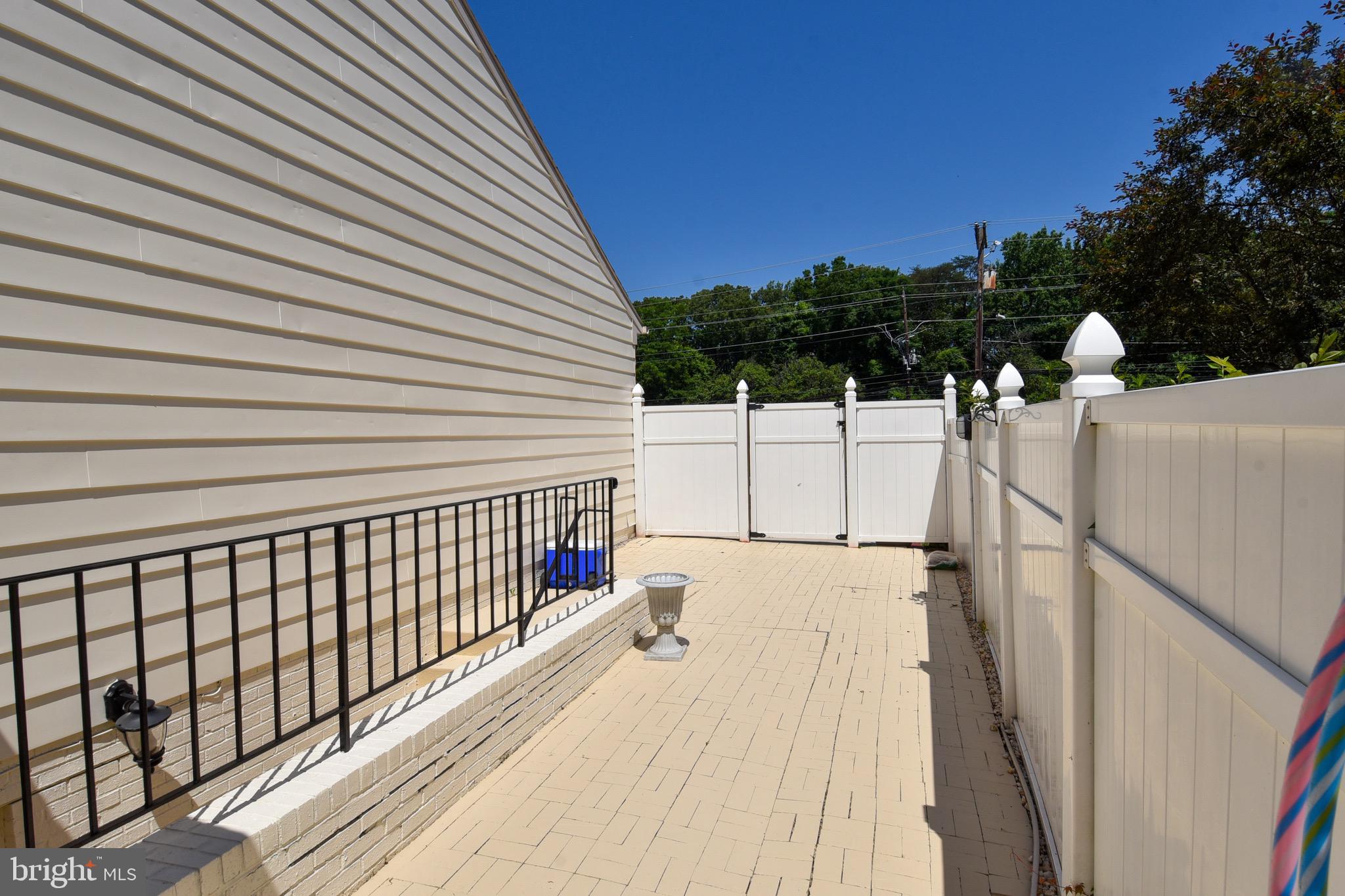 FERNWOOD - Residential Lease