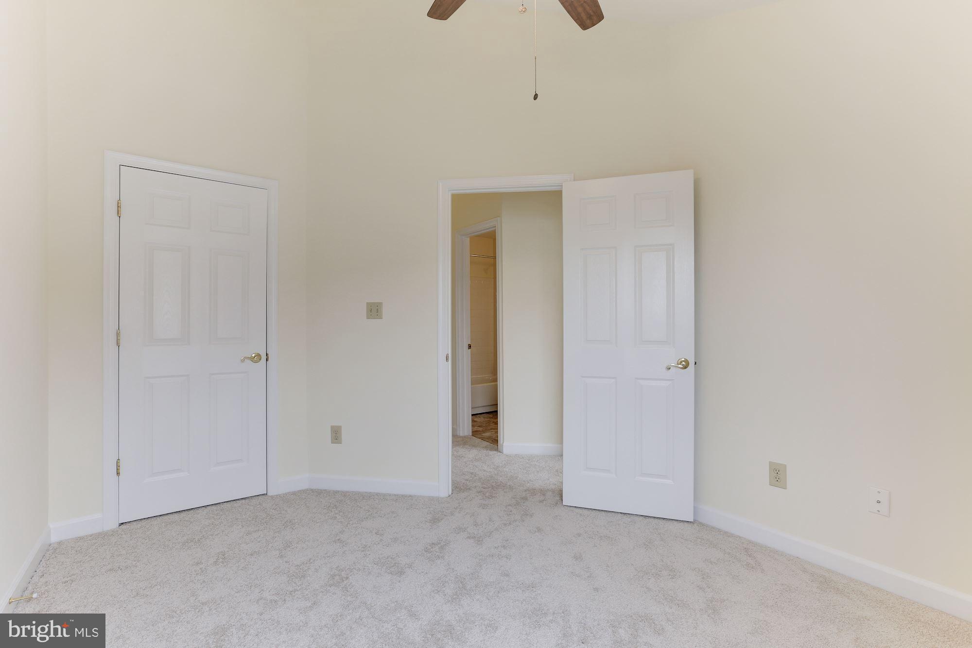 LOWES ISLAND - Residential