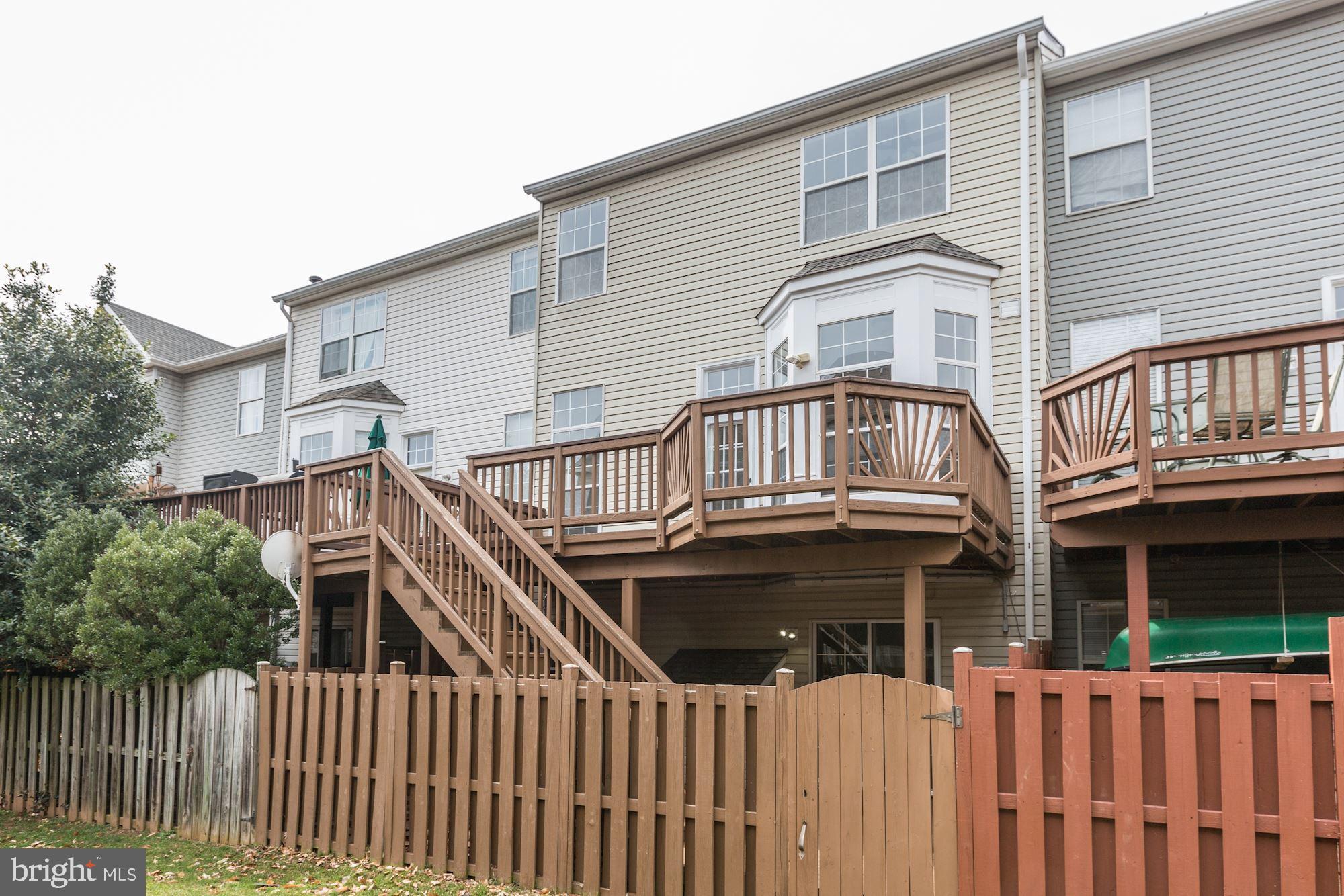 LOWES ISLAND - Residential