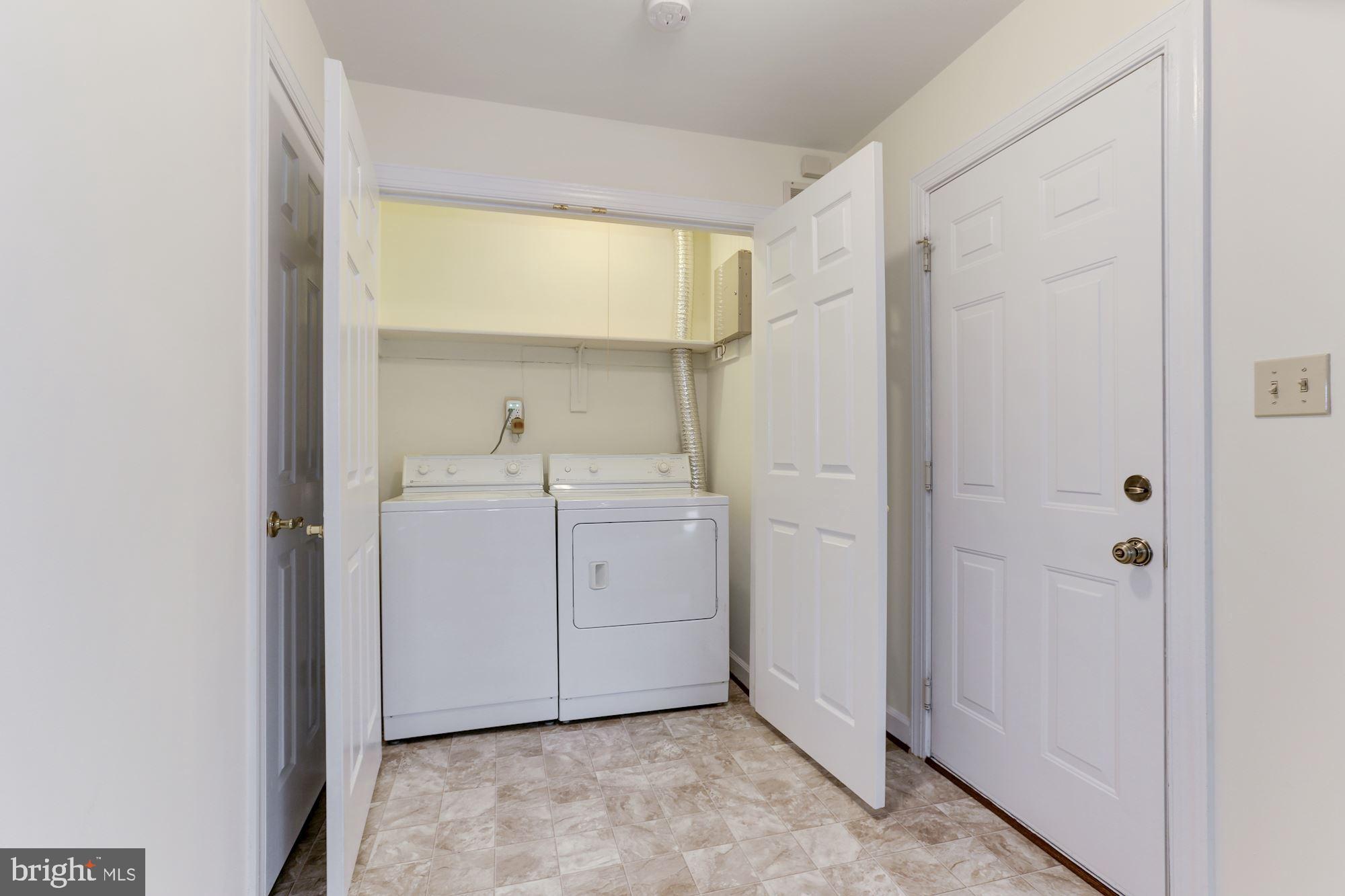 LOWES ISLAND - Residential