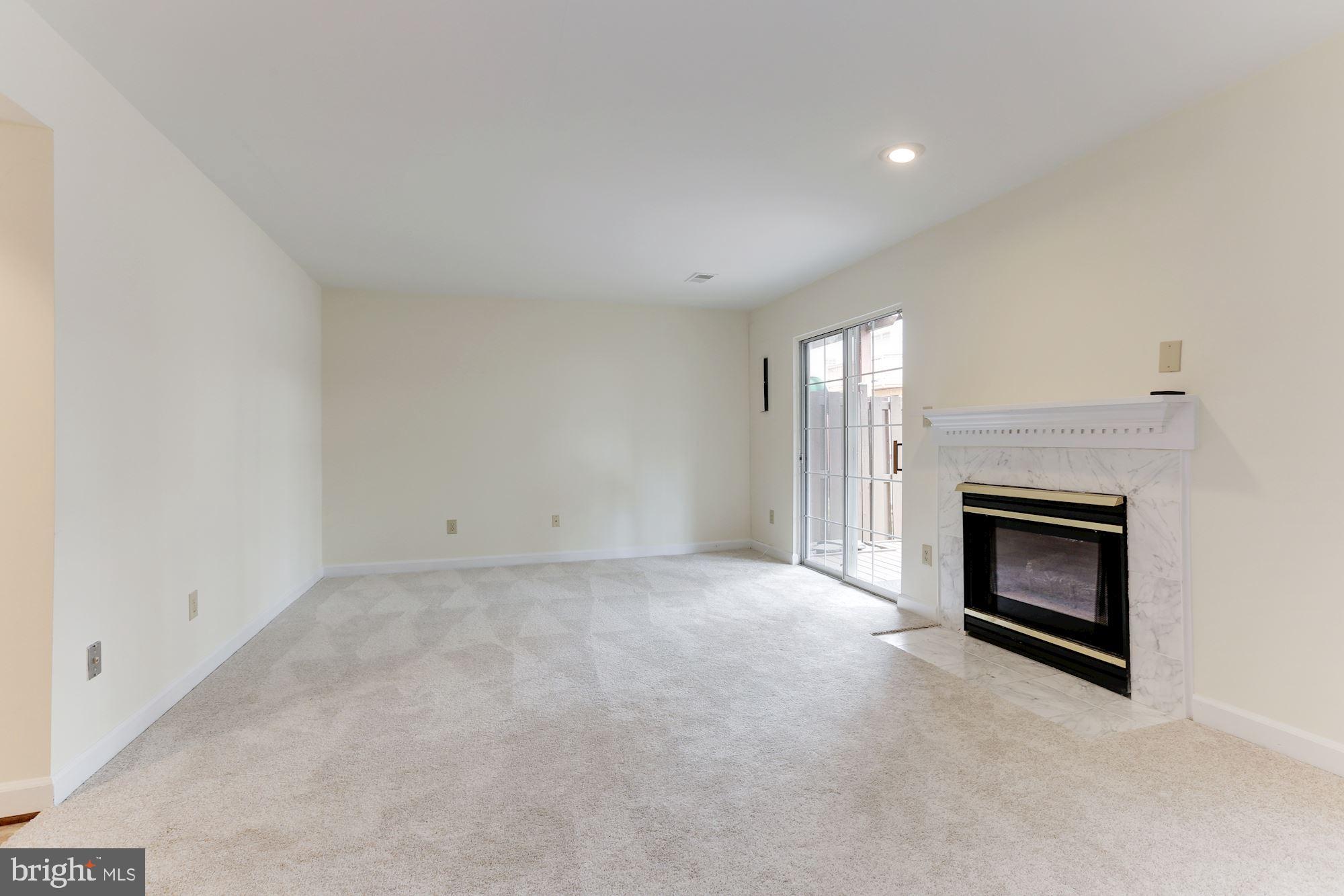 LOWES ISLAND - Residential