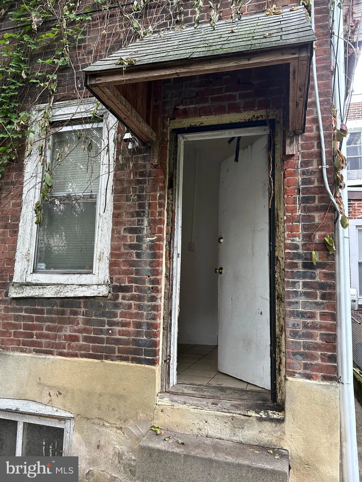 Philadelphia, Pennsylvania 19140, United States, 4 Bedrooms Bedrooms, ,1 BathroomBathrooms,Residential,Active,213080