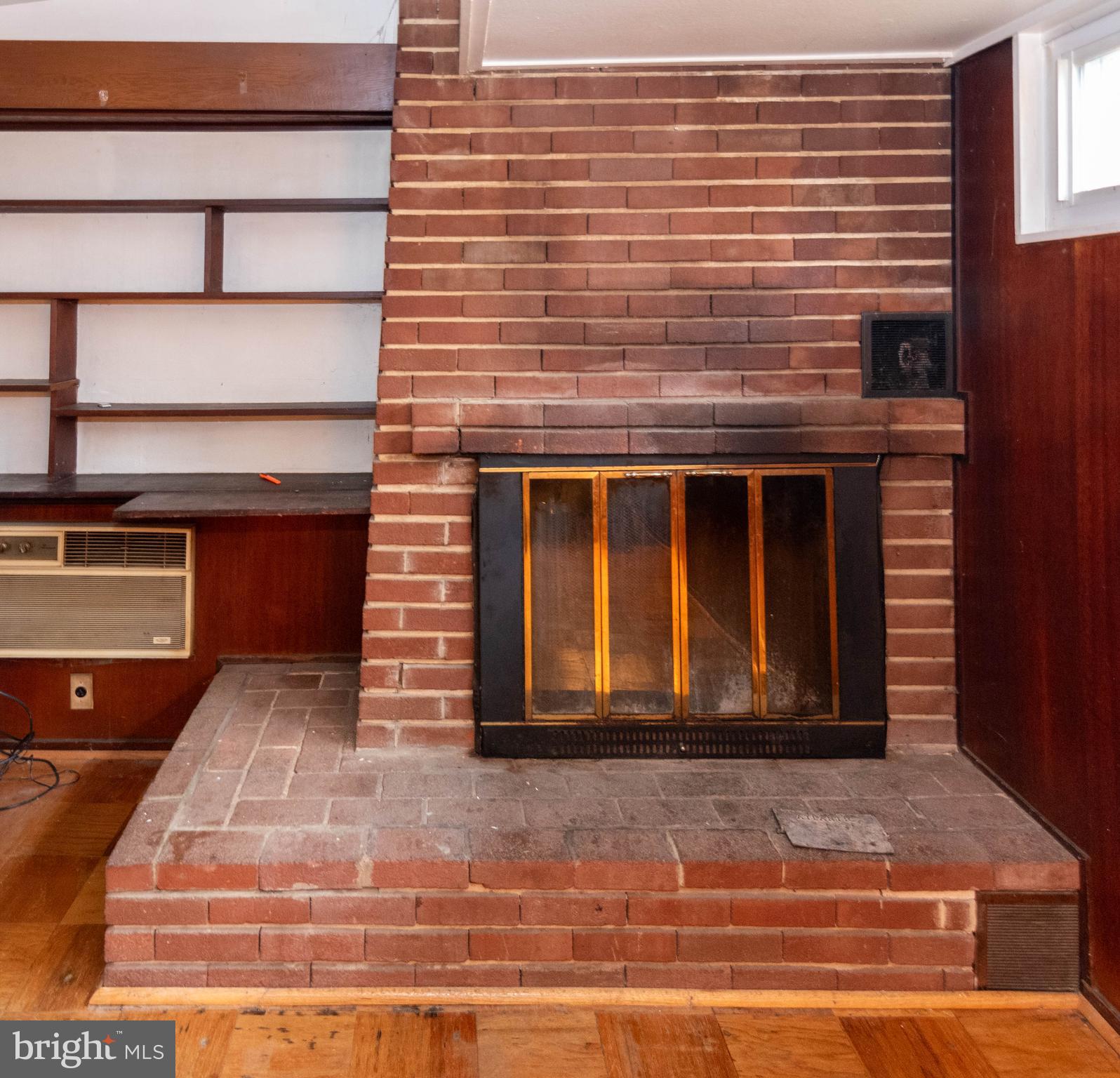 2807 W STRATHMORE AVENUE