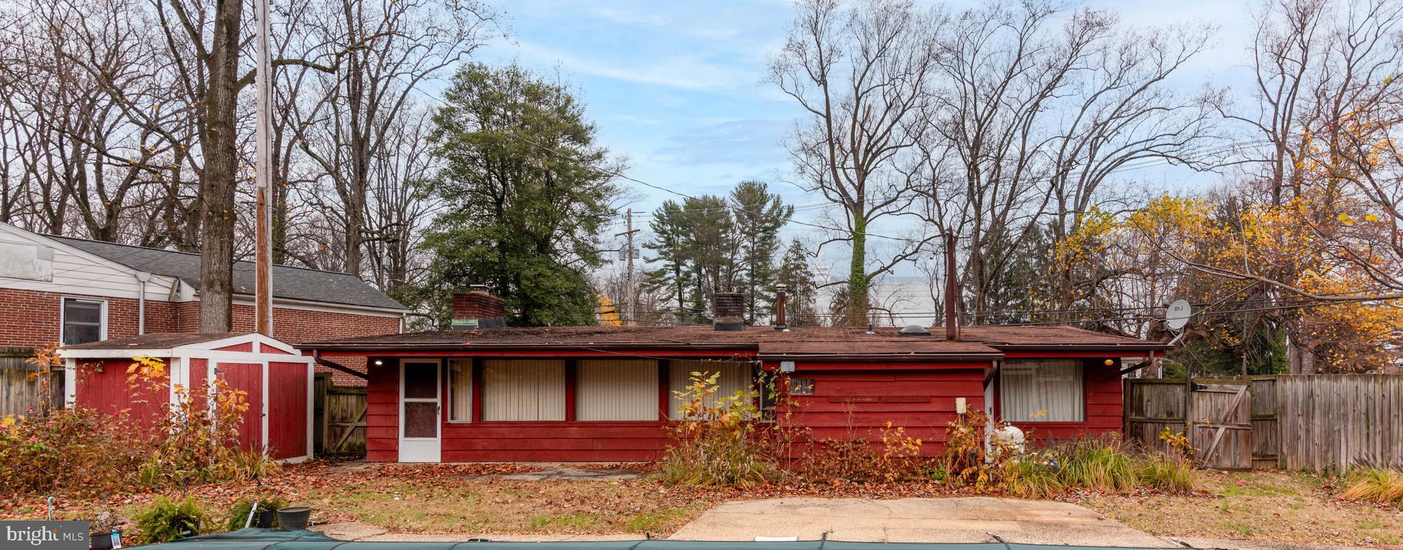 2807 W STRATHMORE AVENUE