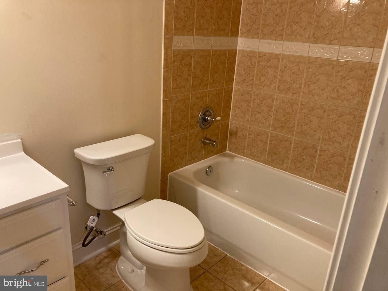 PORT POTOMAC - Residential Lease