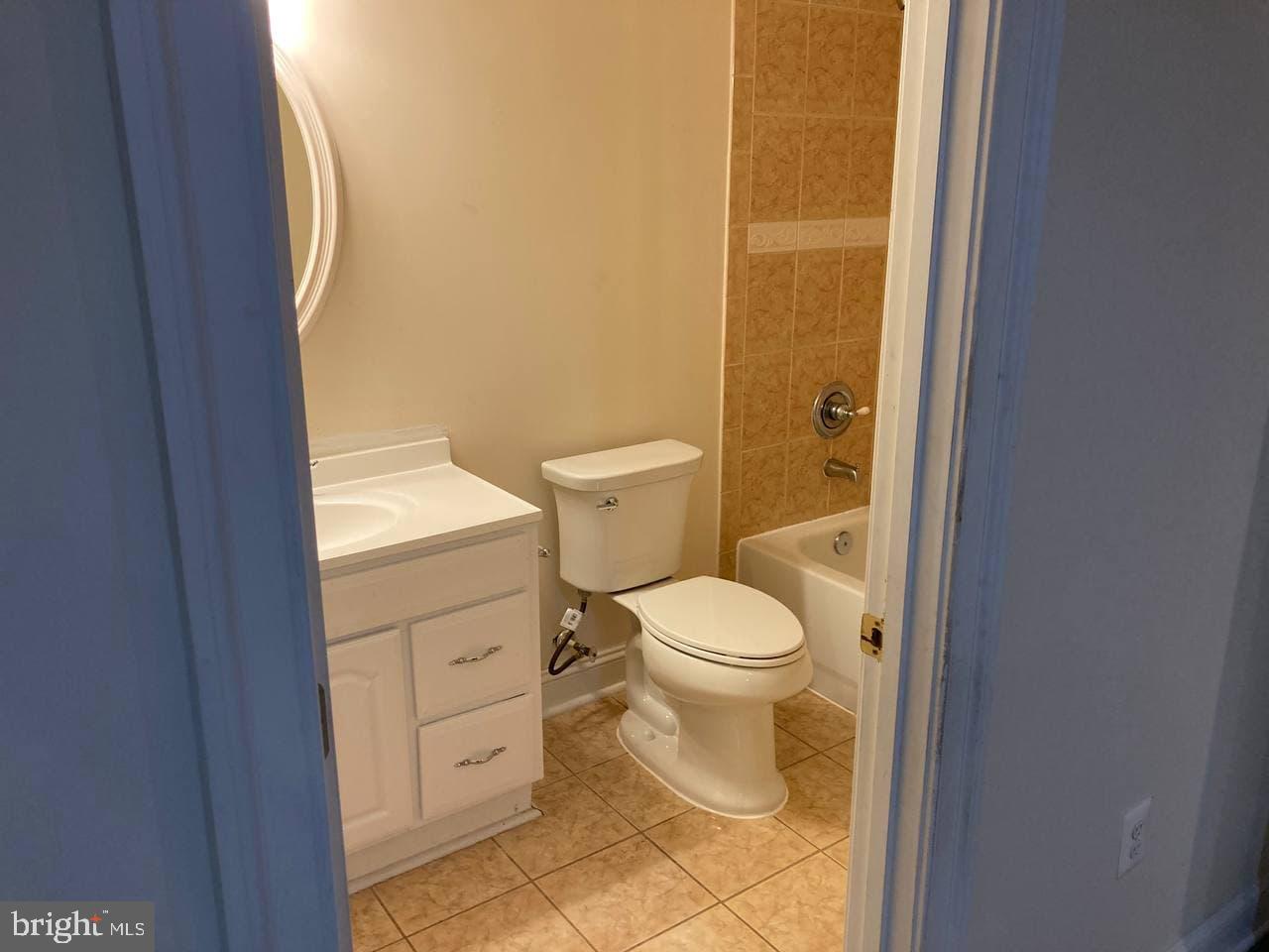 PORT POTOMAC - Residential Lease