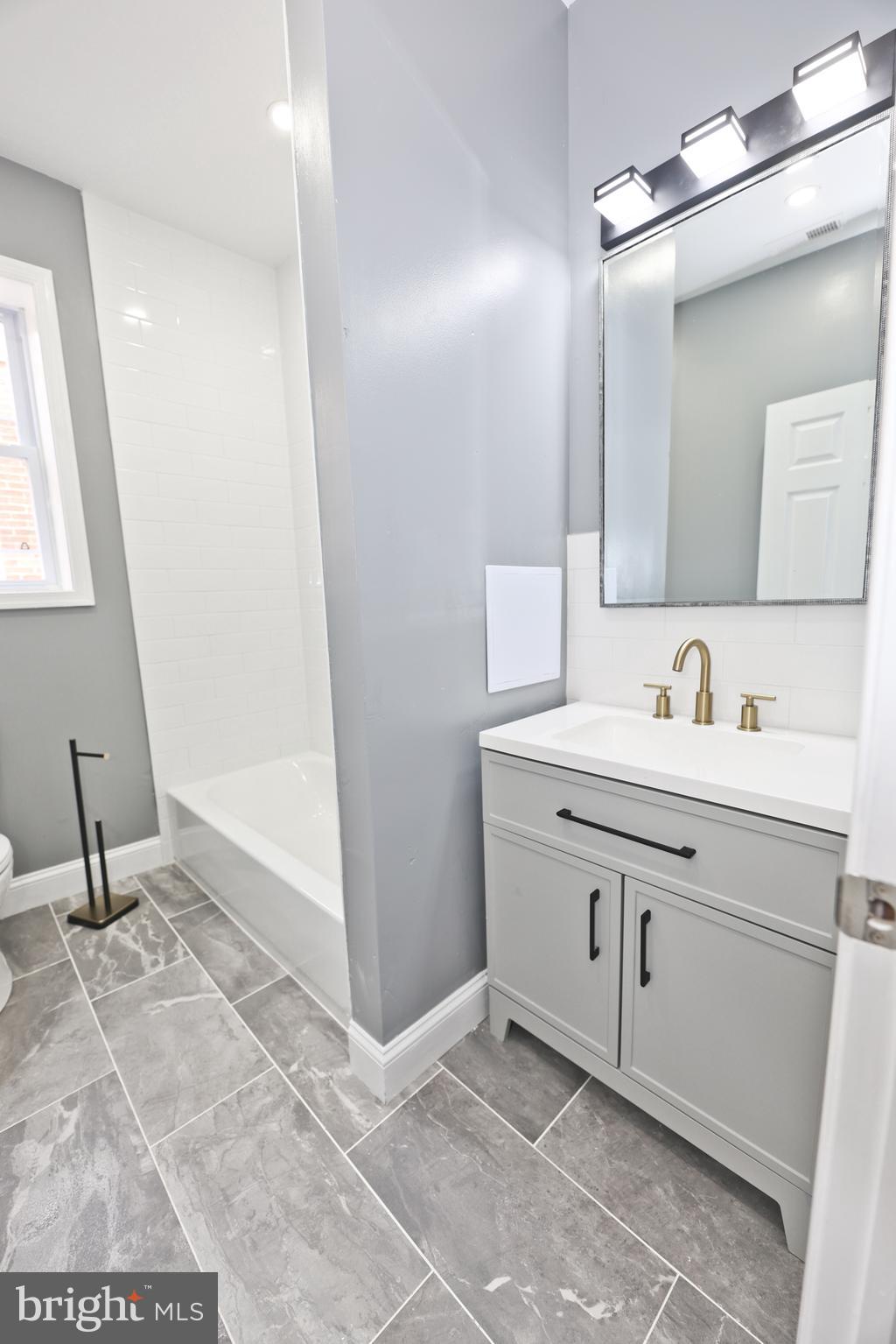 UNIVERSITY CITY - Residential